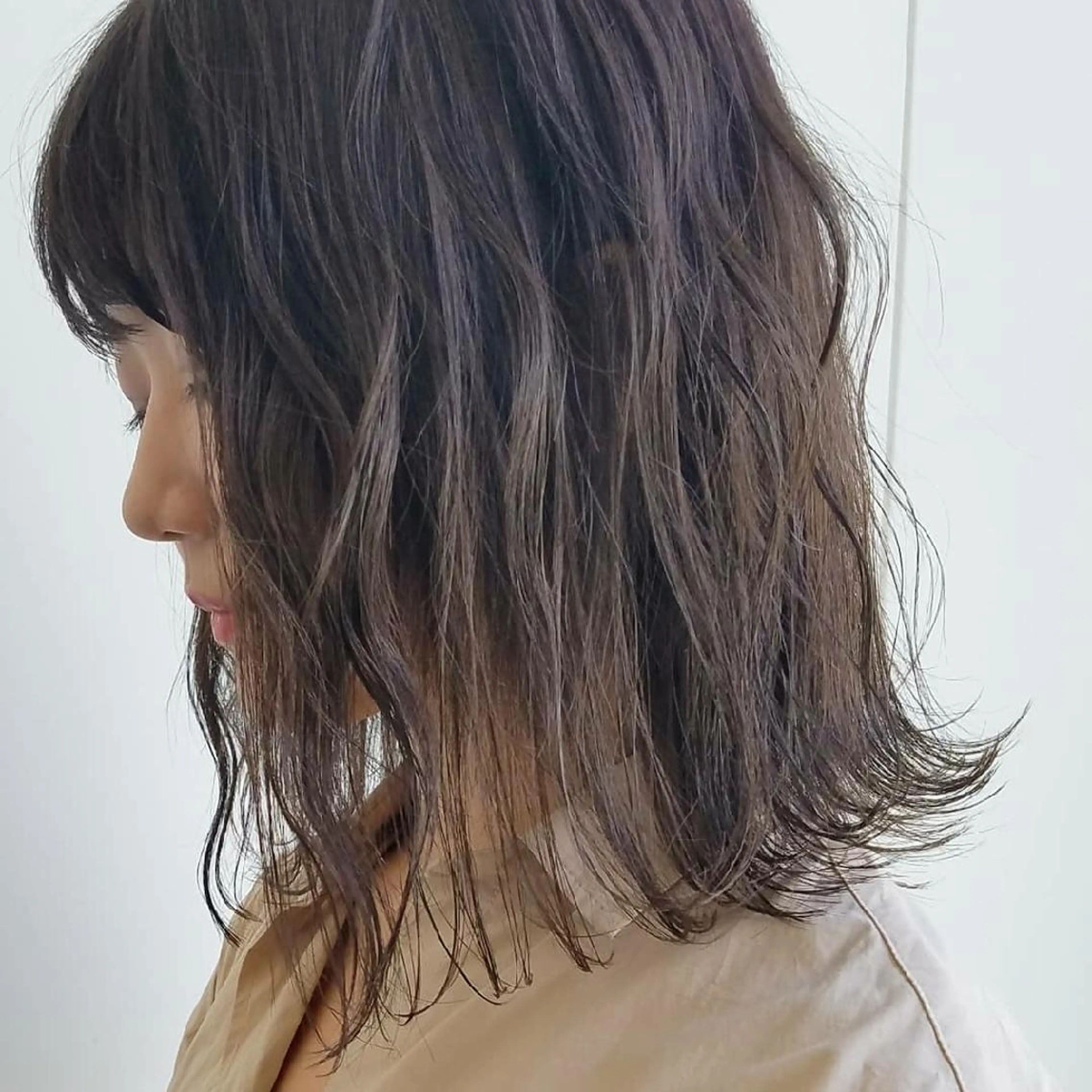 ミディアム カラー iplus✴ まつげ、眉毛、耳つぼのマツエク・マツパデザイン