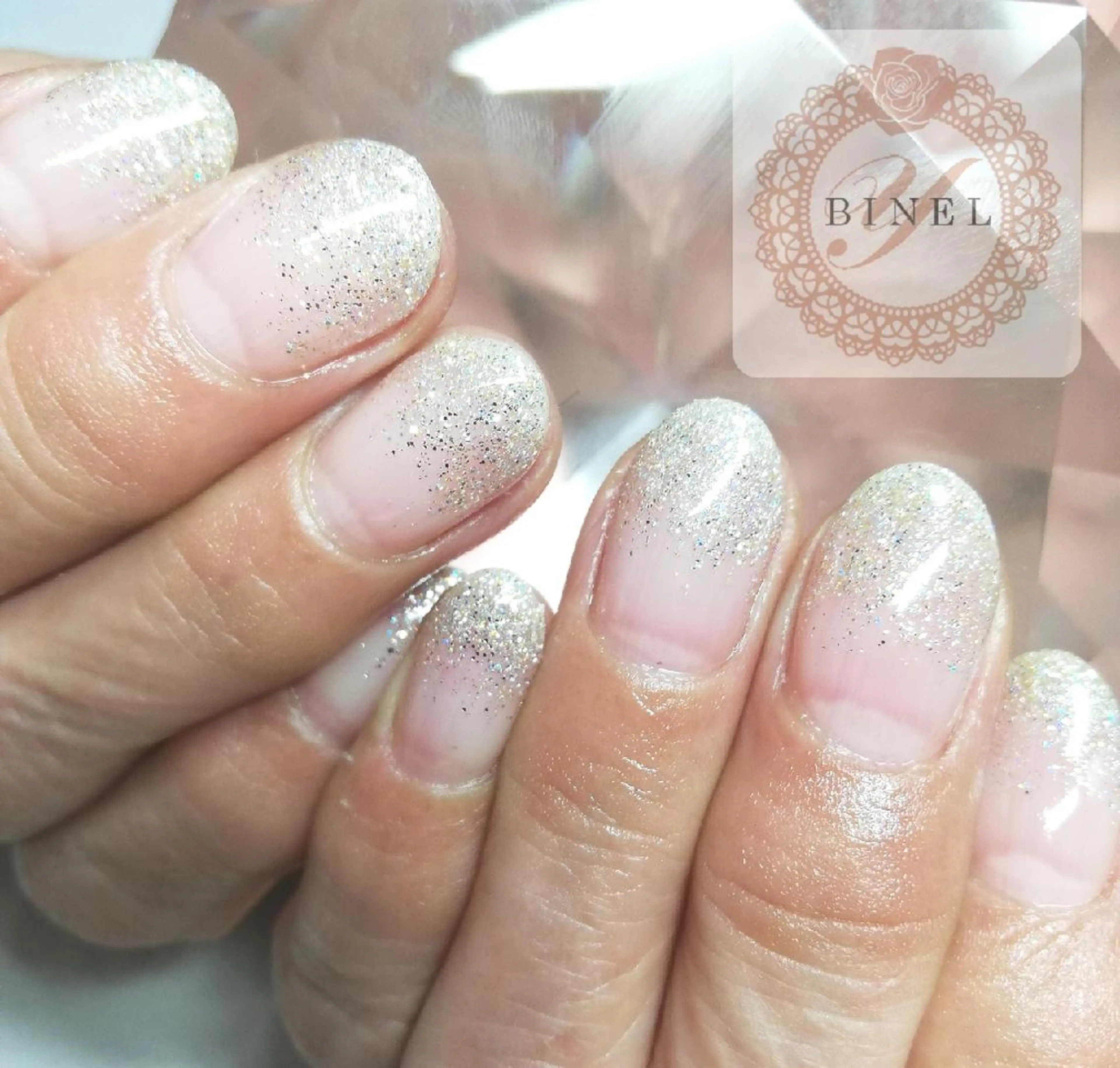 ネイル グラデーション ラメ(グリッター) シルバー ハンドネイル Nail Salon Y.BINELのネイルデザイン