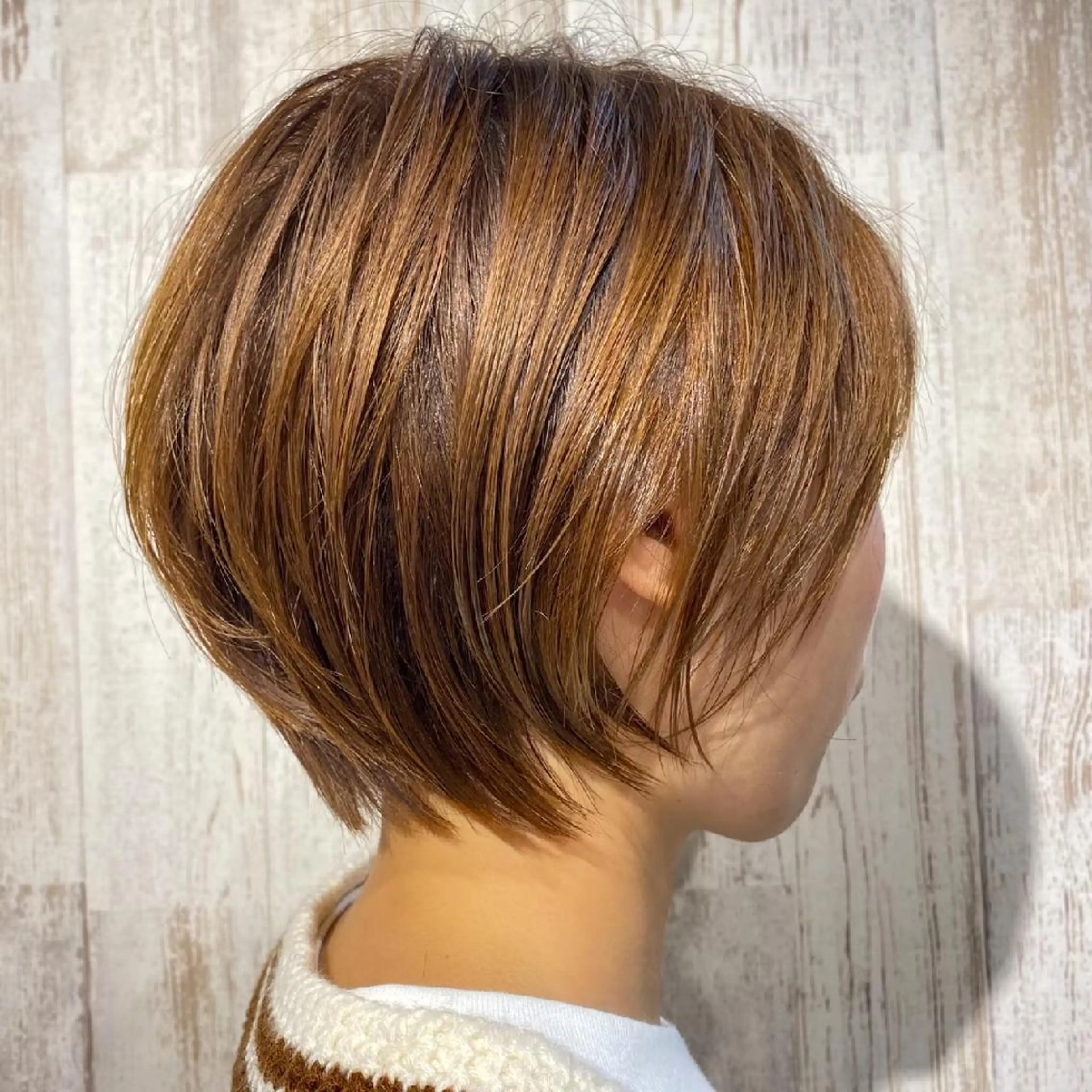 ショート カラー 安永 萌花のヘアスタイル