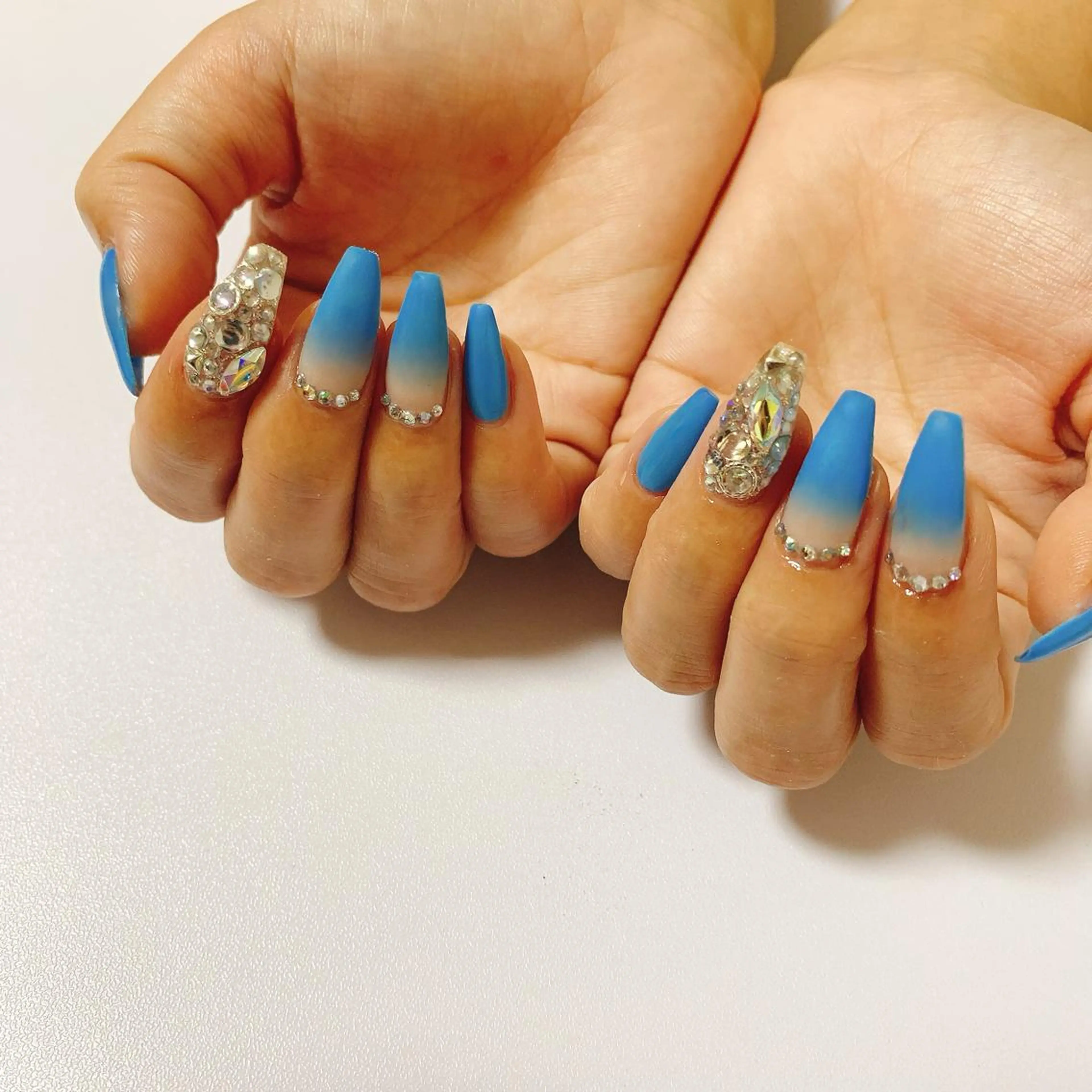 ネイル ハンドネイル vivi nailのネイルデザイン