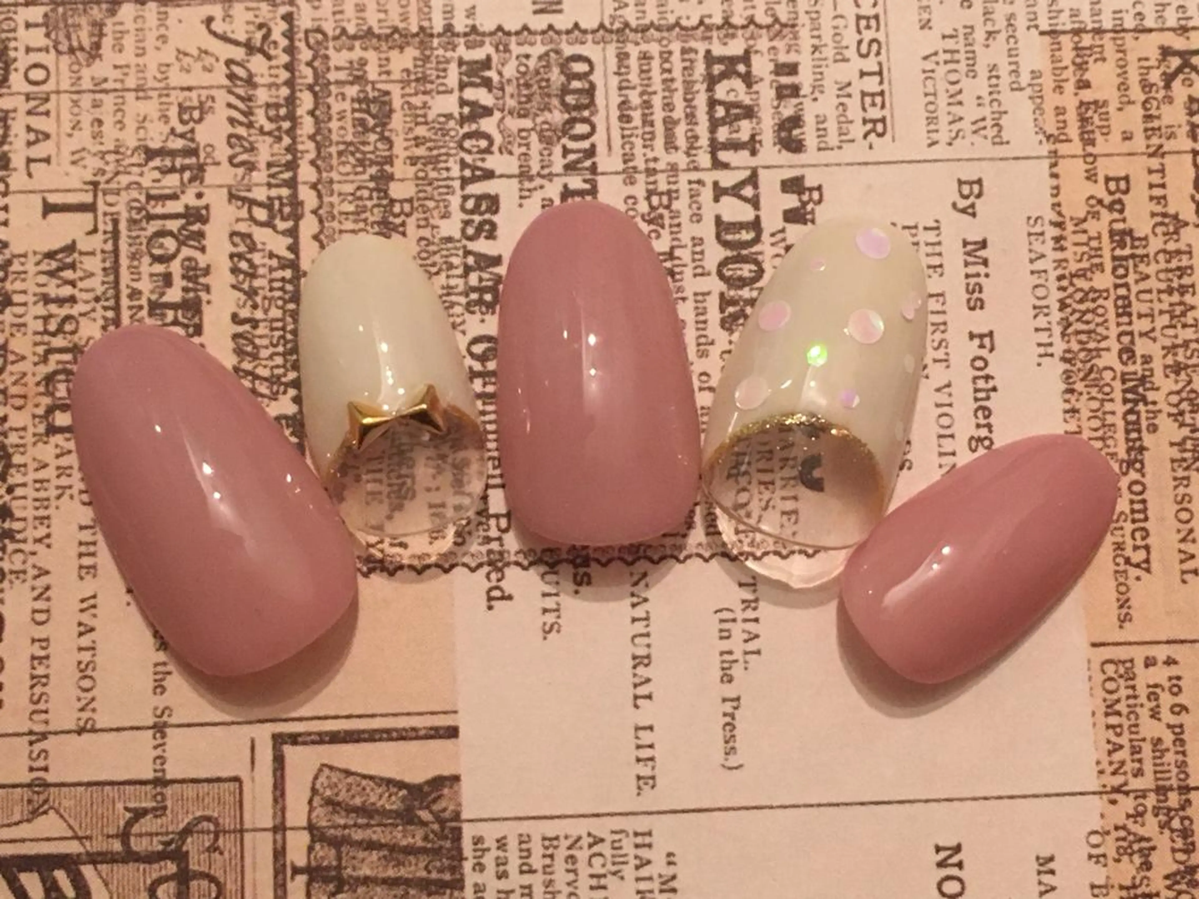 ネイル ドット ホログラムネイル パステルネイル 古川 里美のネイルデザイン