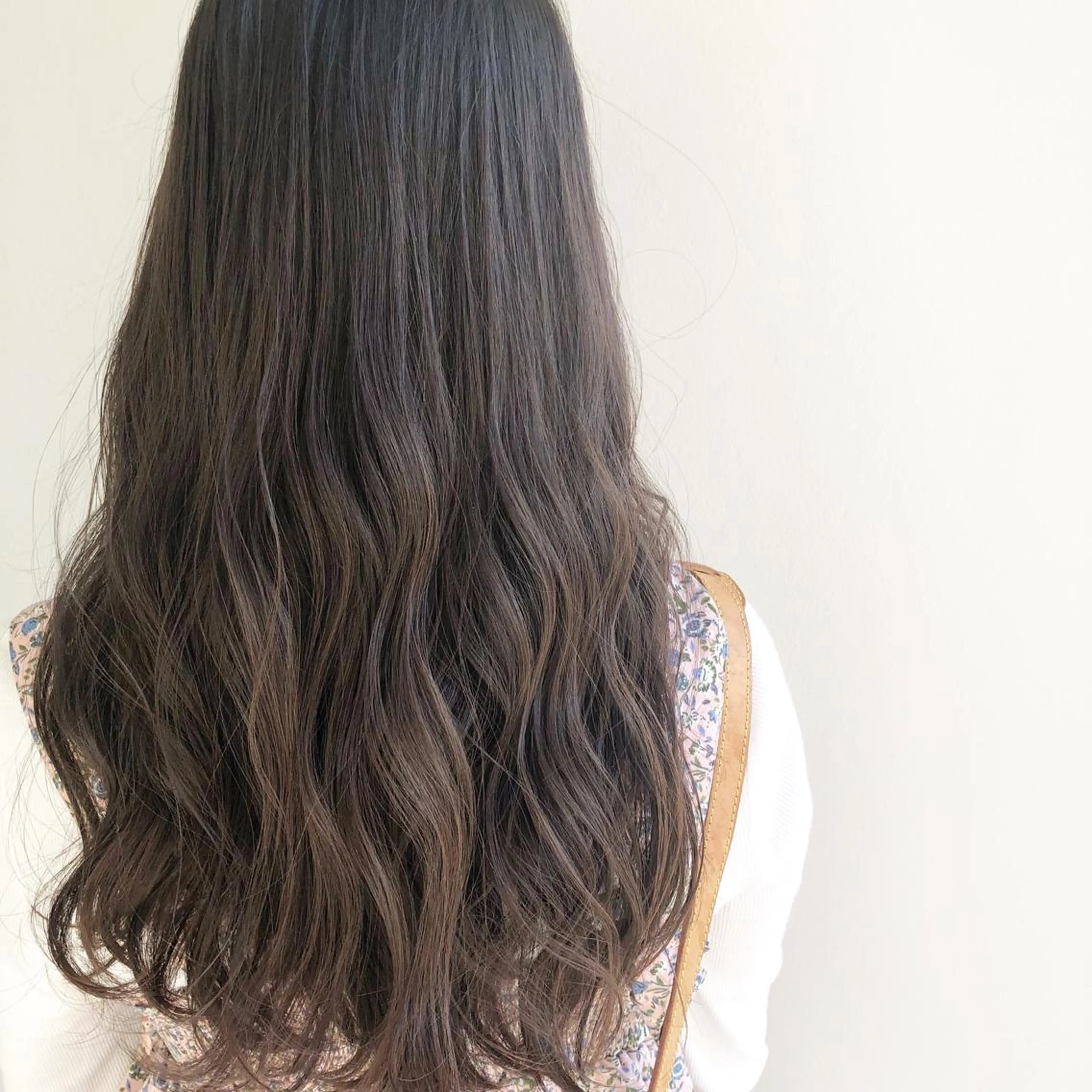 セミロング 切りっぱなしボブ セミロングパーマ アッシュ ボブ 外国人風カラー また会いたくなる 美容師【KENTA】のヘアスタイル