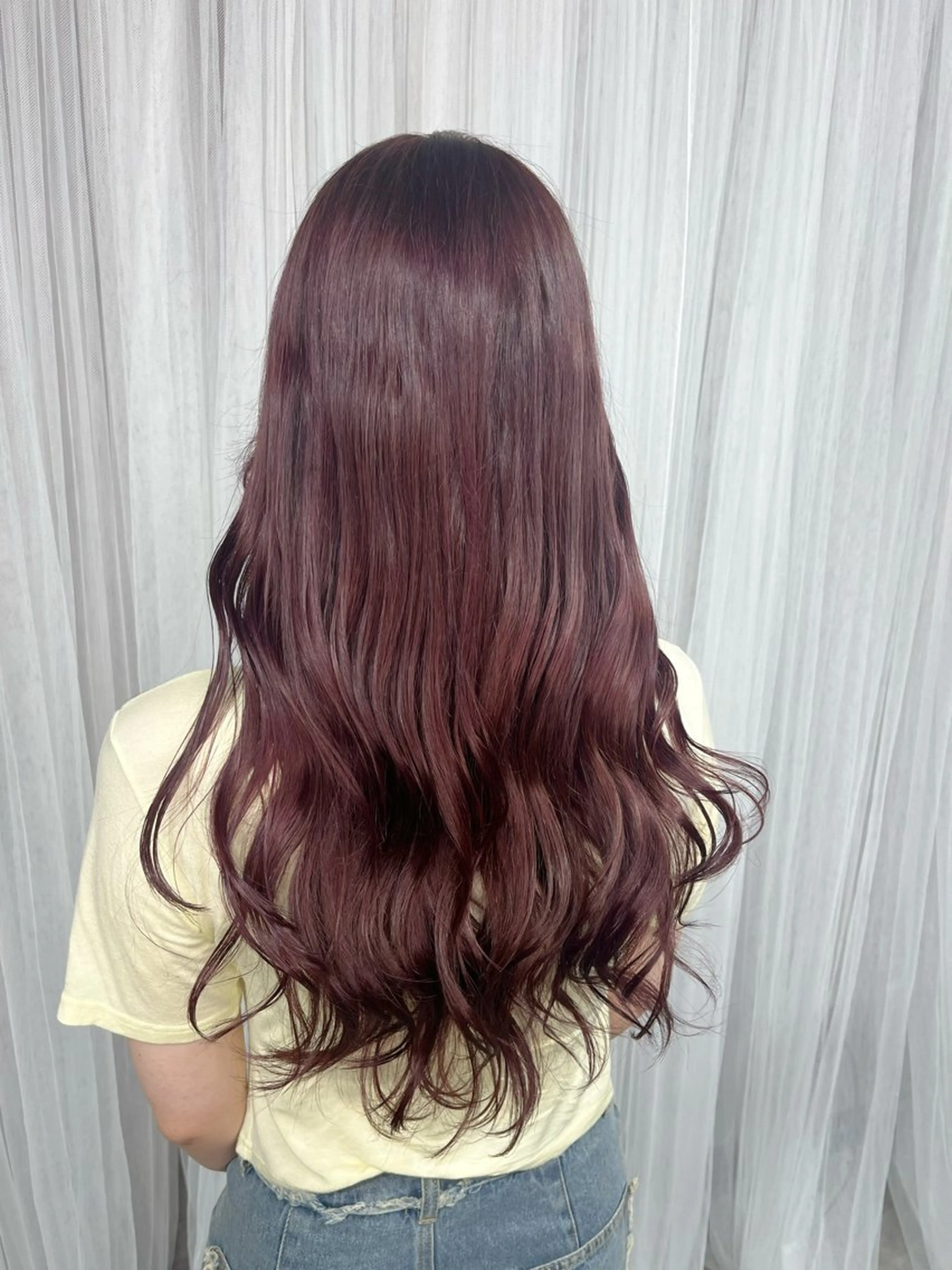 ロング ヘアカラー 伊藤 由妃乃のヘアスタイル