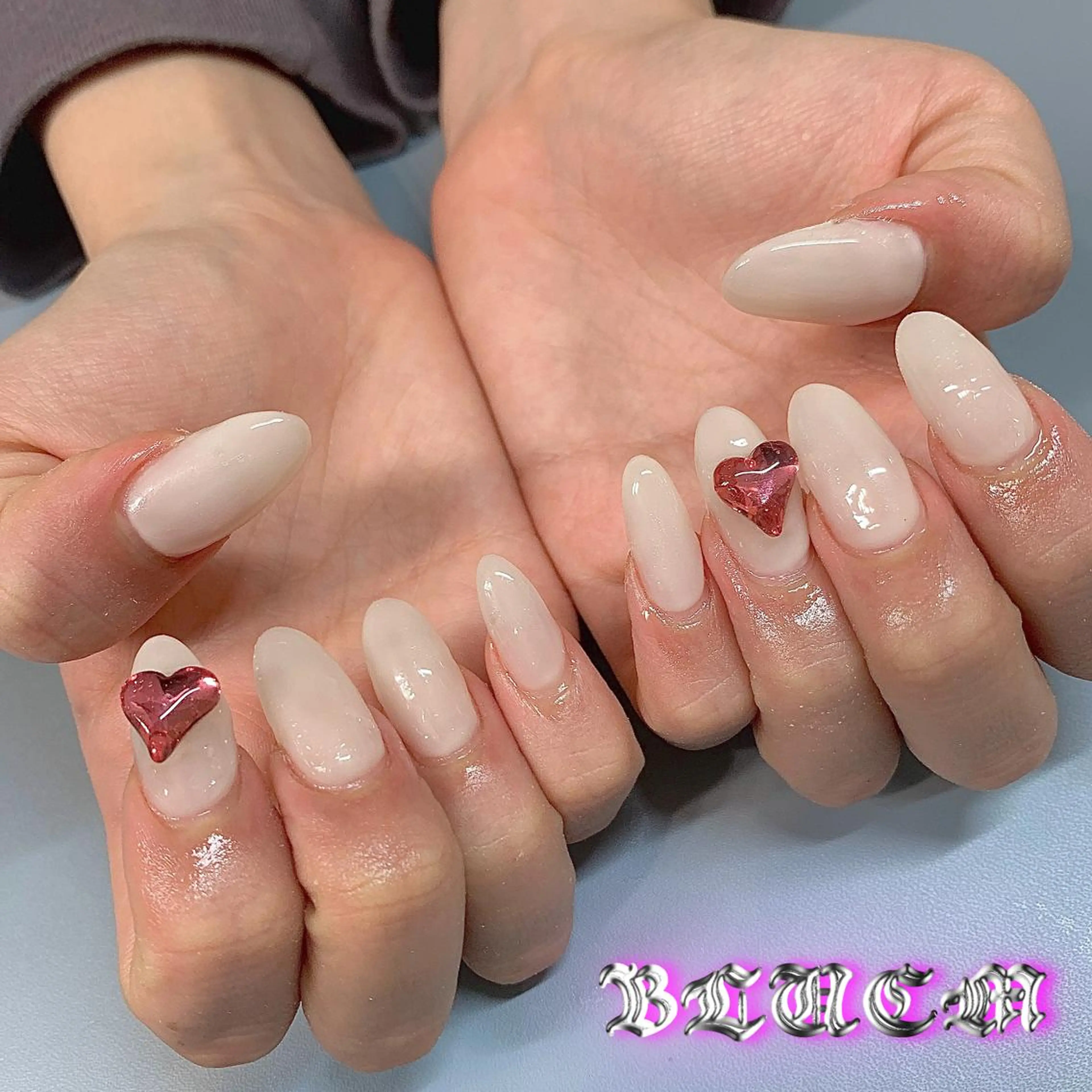 ミディアム ネイル BLUEM なな🐶のネイルデザイン