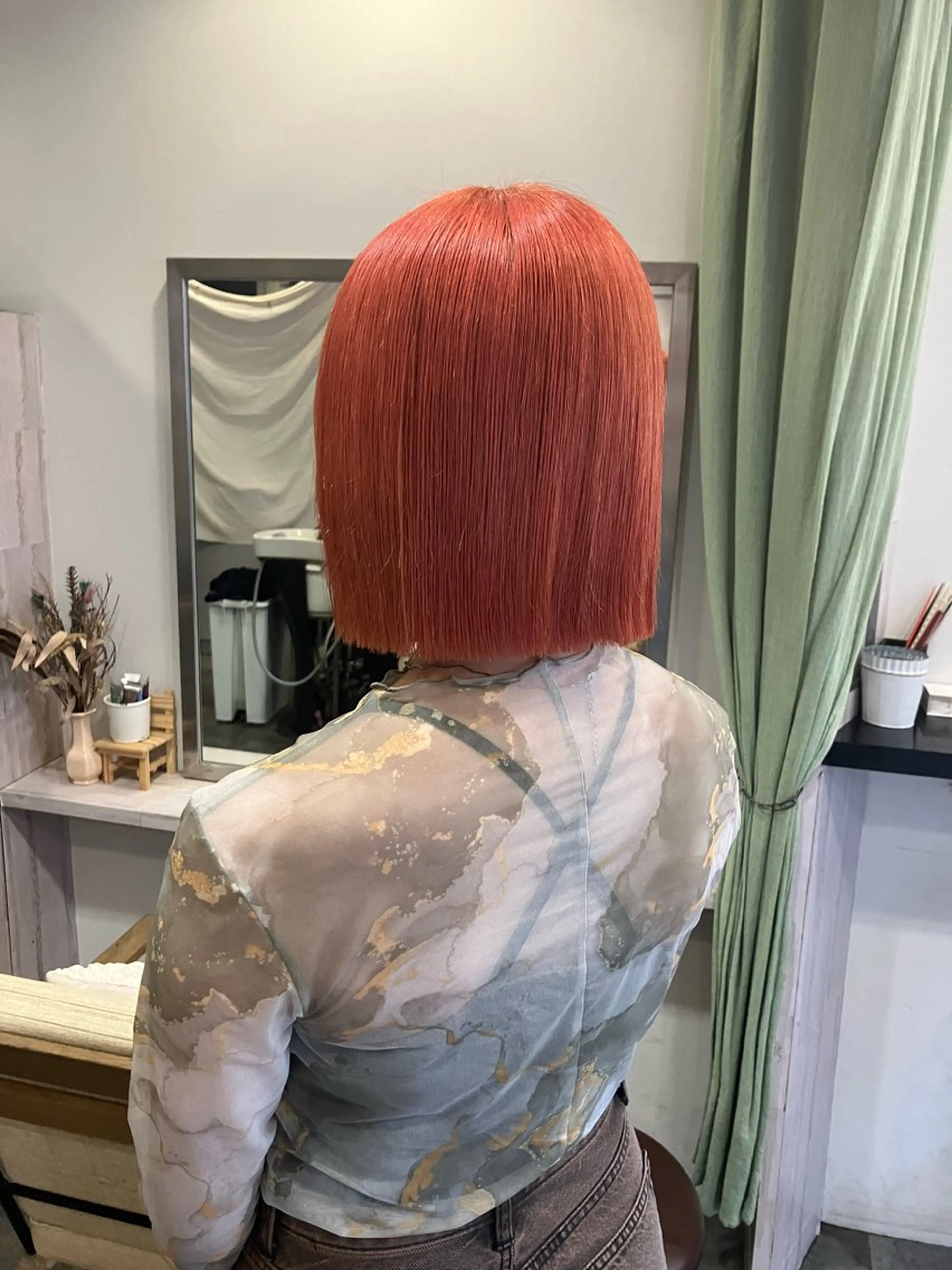 w color 🌈 ケアブリーチ使用◎( 超音波トリートメント込み )の写真