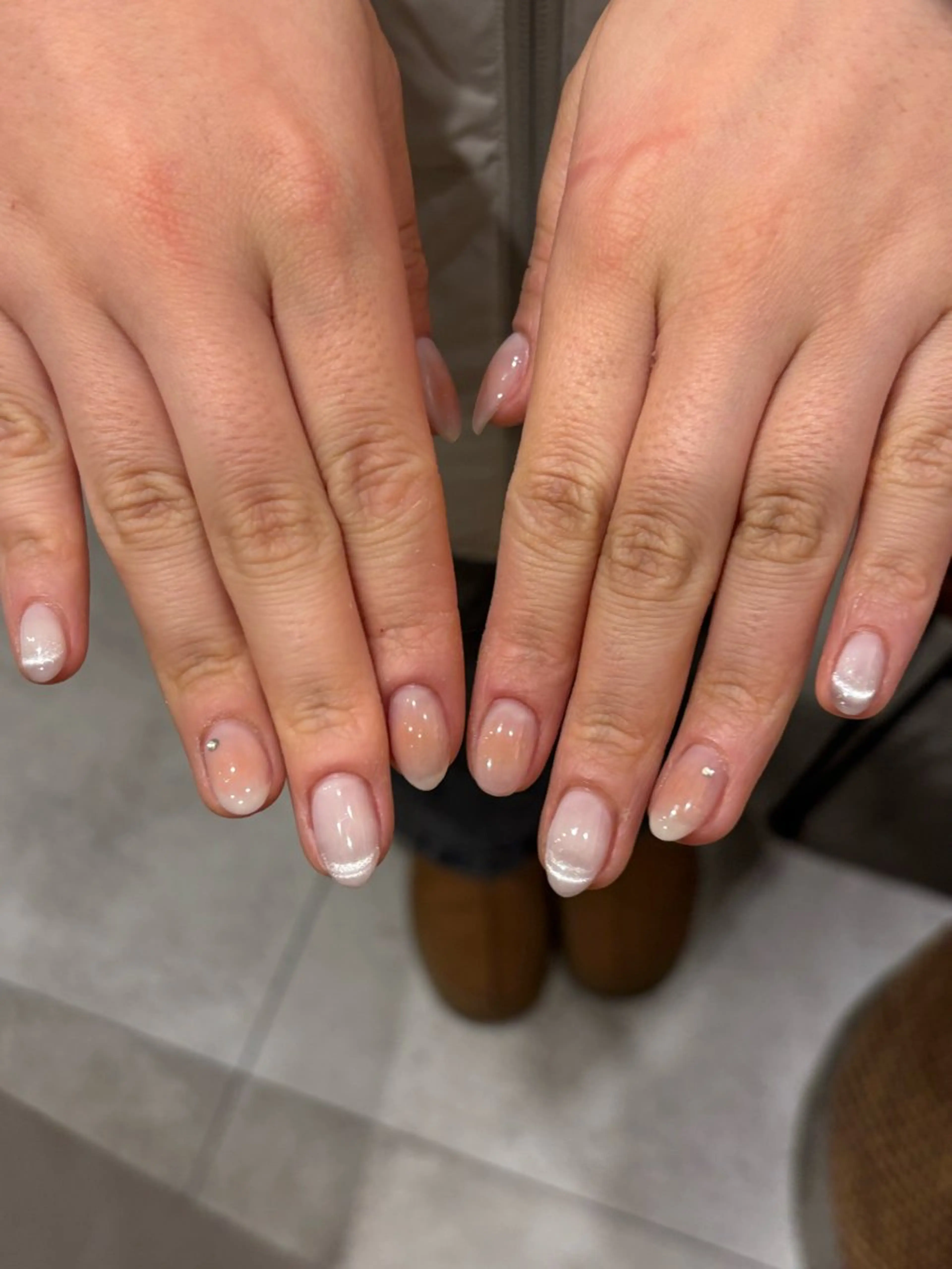 ネイル チークネイル フレンチネイル マグネットフレンチ 美月 sofa立川のネイルデザイン