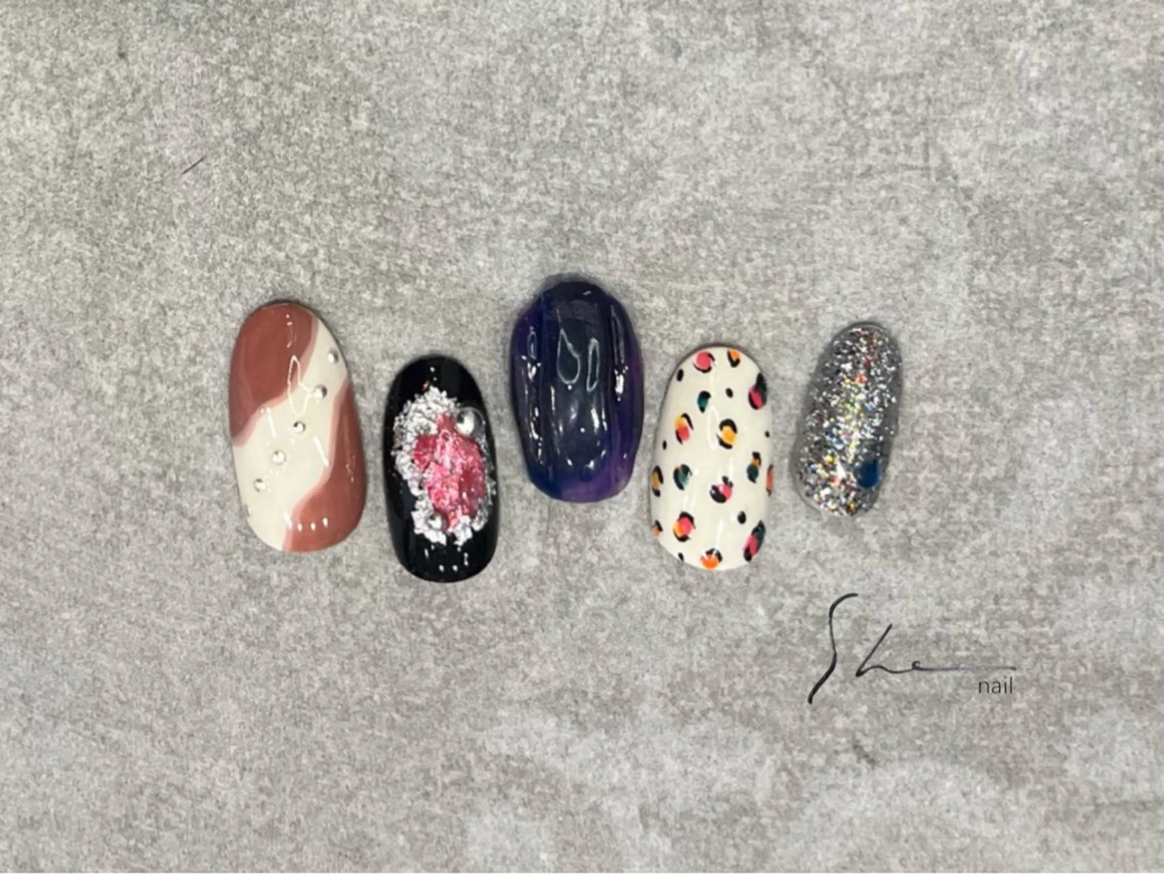 ショート ハンドネイル SHE所属・SHE adusaのネイルデザイン