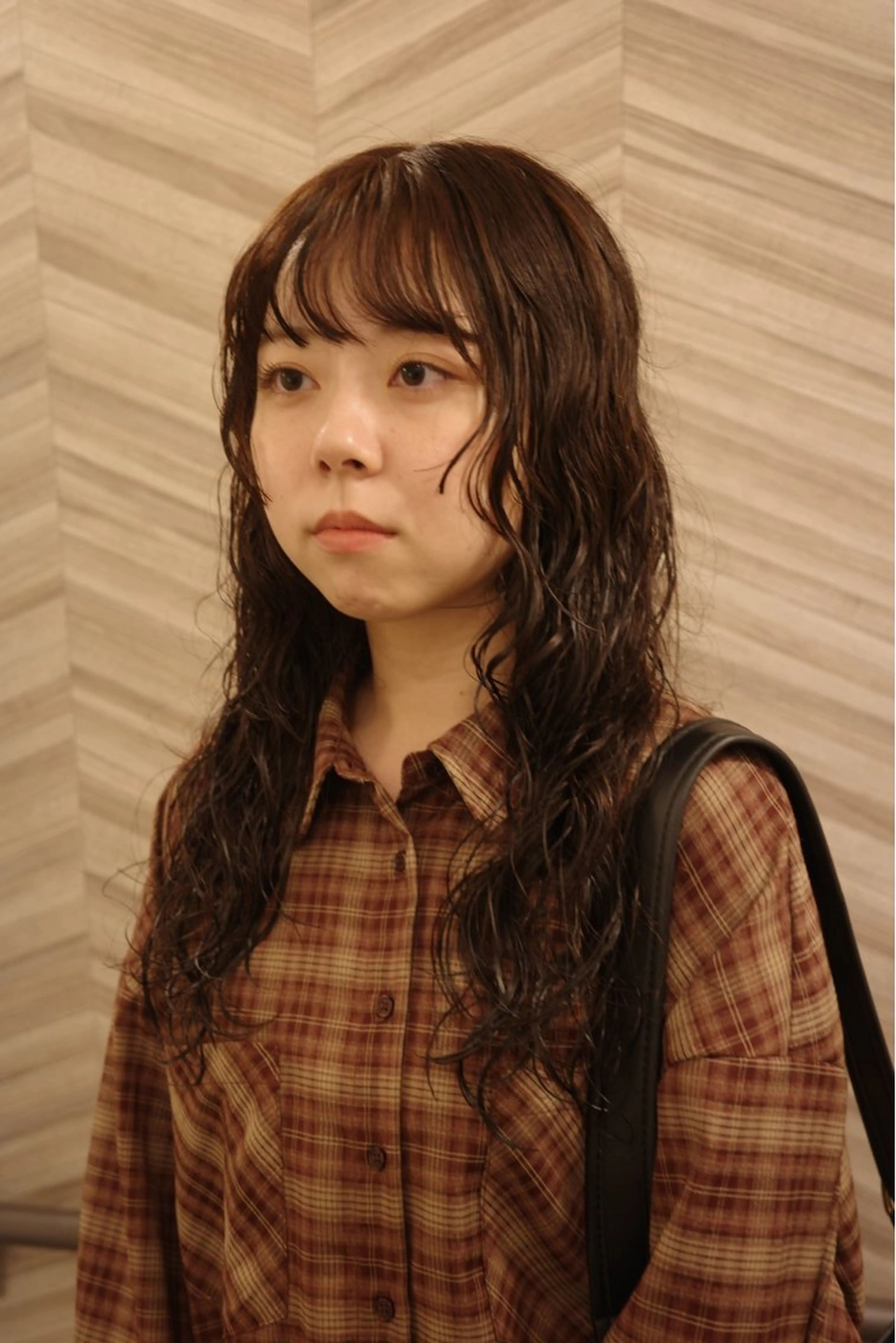 ロング カラー パーマ カット ヘアカラー パーマ トリートメント ミディアムパーマ /癖毛パーマのヘアスタイル