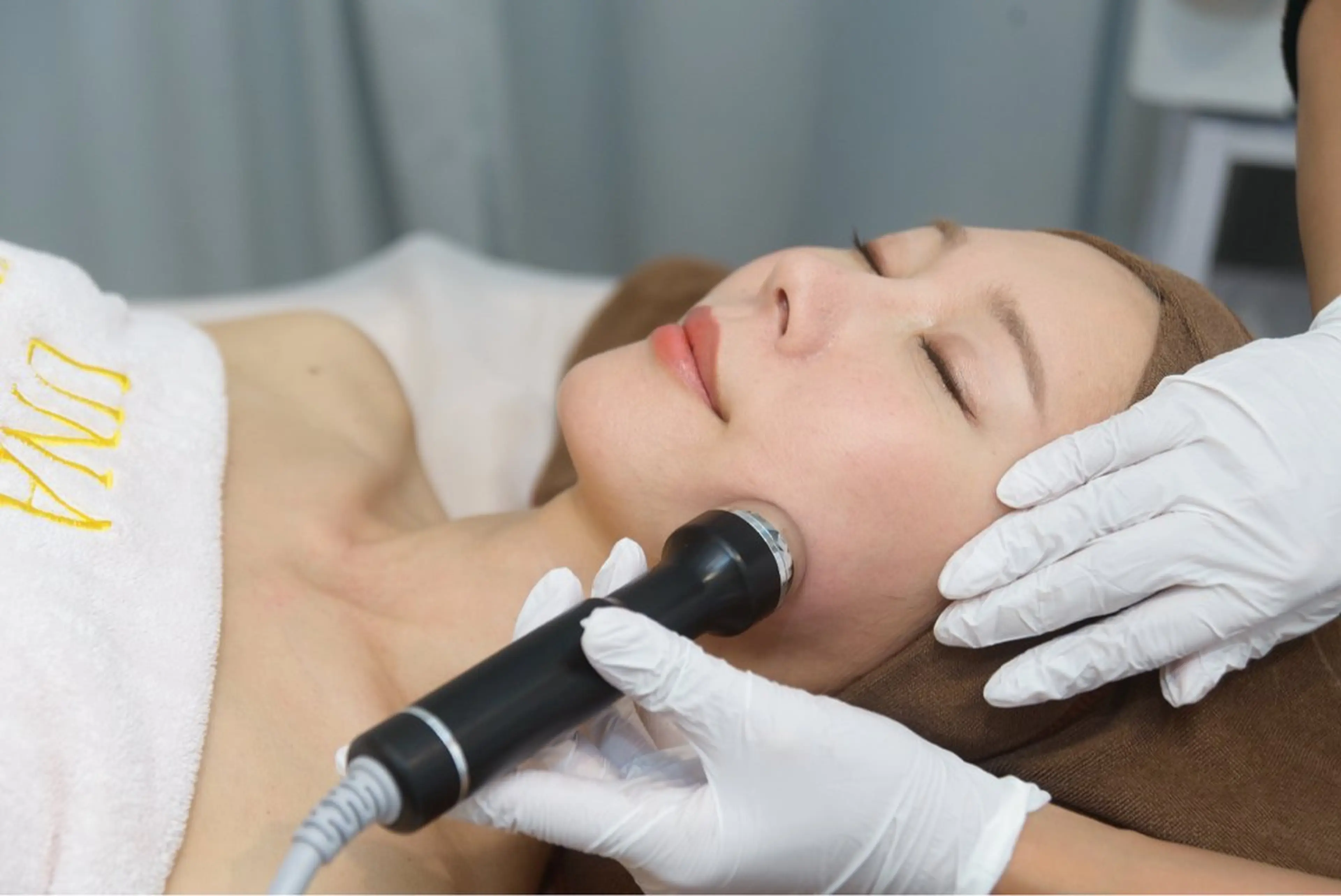 【赤み/乾燥肌/潤い肌】UNA水玉リフティングの写真