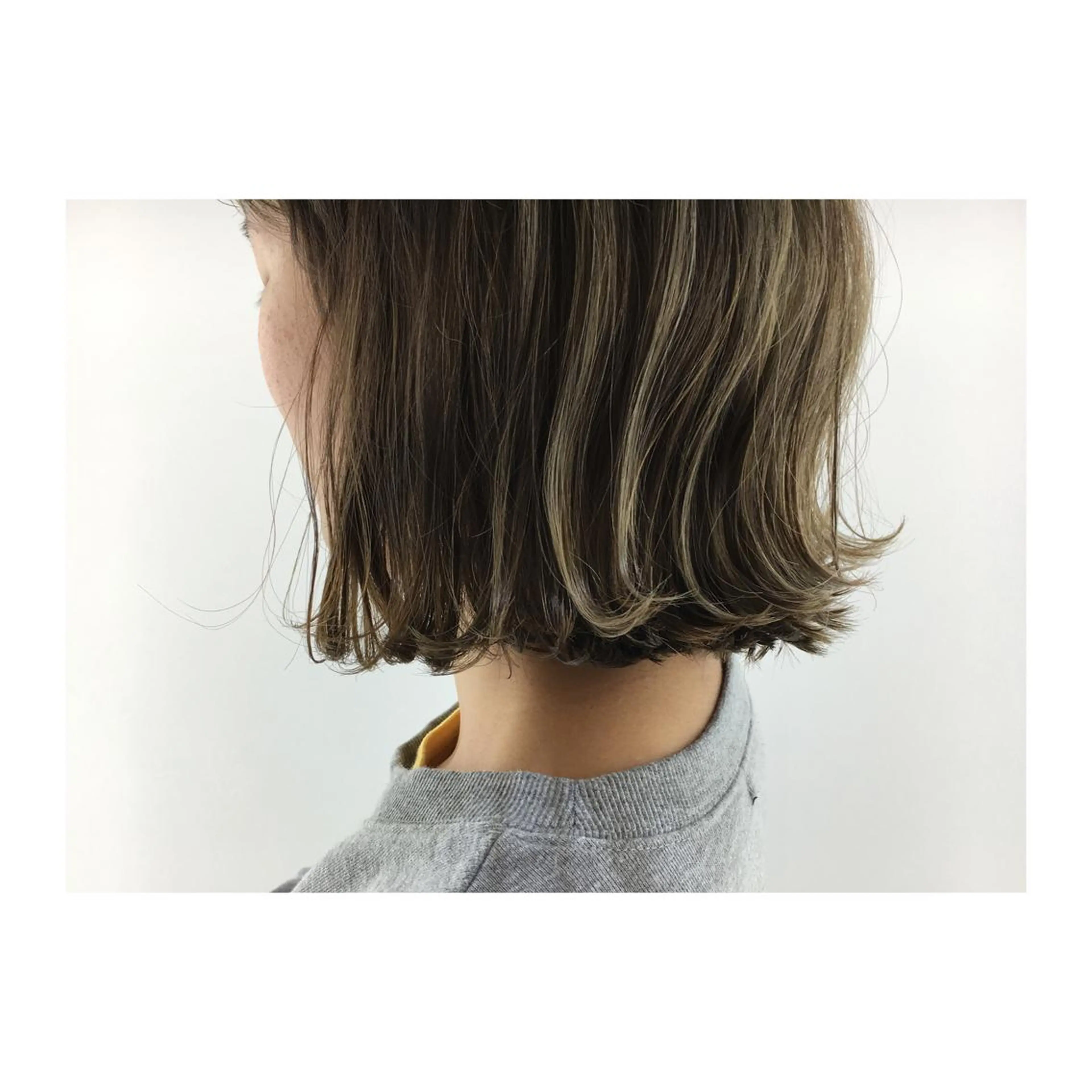 ミディアム カラー ベージュカラー ハイライトカラー ハイライト Strawberry所属・原田 志保のヘアスタイル