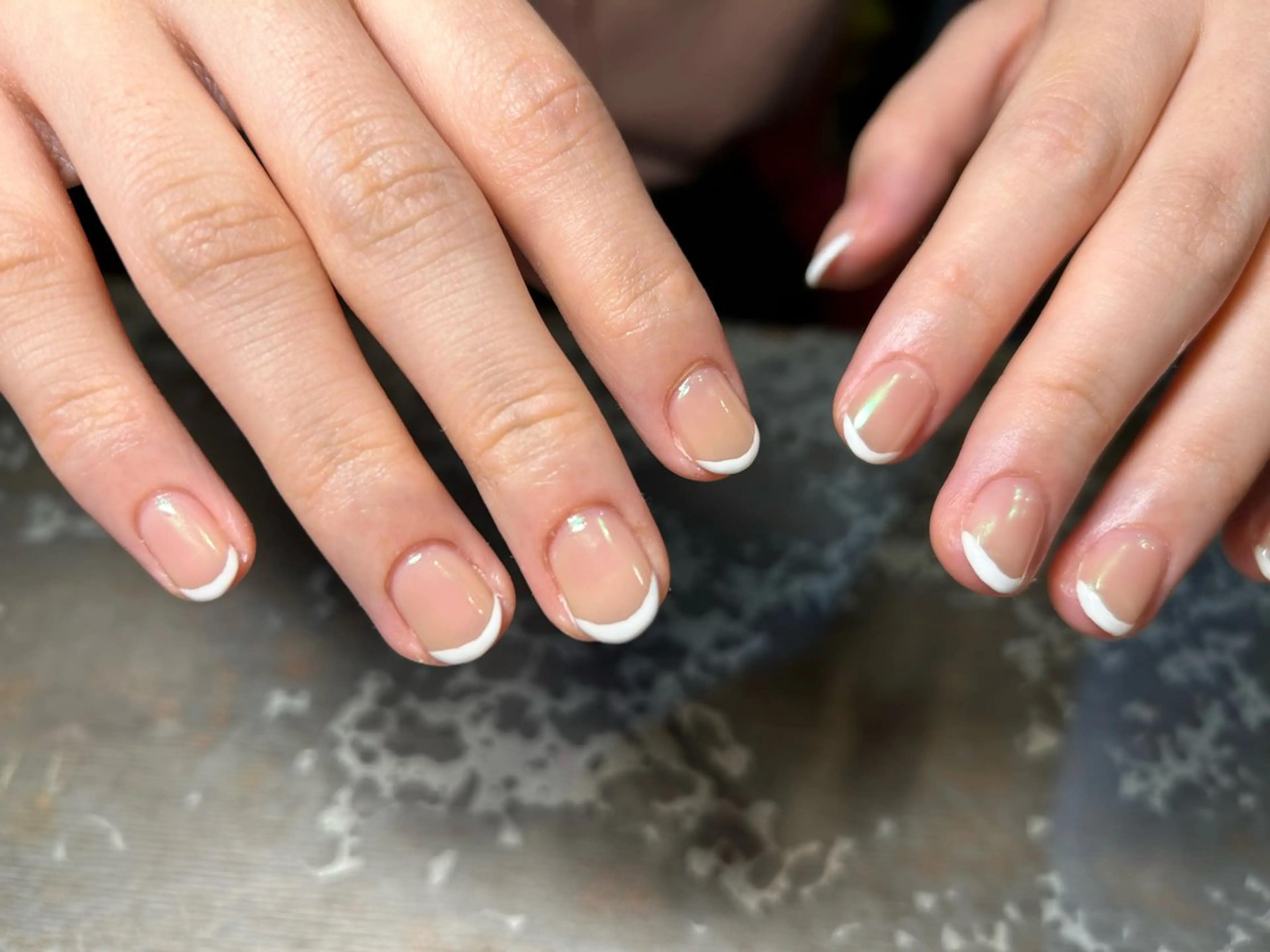 ネイル オーロラネイル フレンチネイル オフィスネイル ショートネイル シンプルネイル ハンドネイル ハンドケア Ainchi nail所属・＊ misa ＊のネイルデザイン