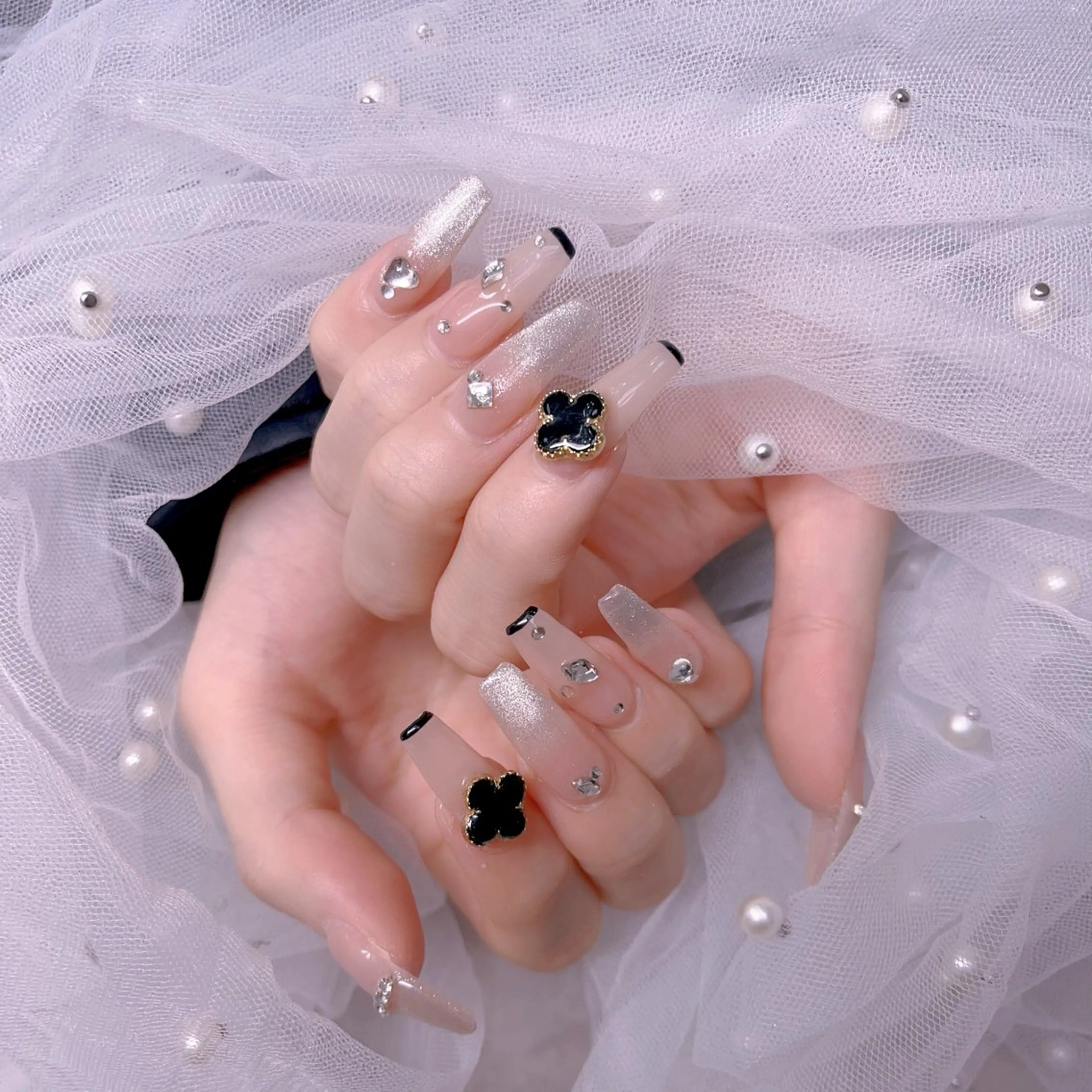 メンズ ネイル アートネイル フレンチネイル ジェルネイル キラキラネイル パラジェル Bloom スカルプ専門店のネイルデザイン