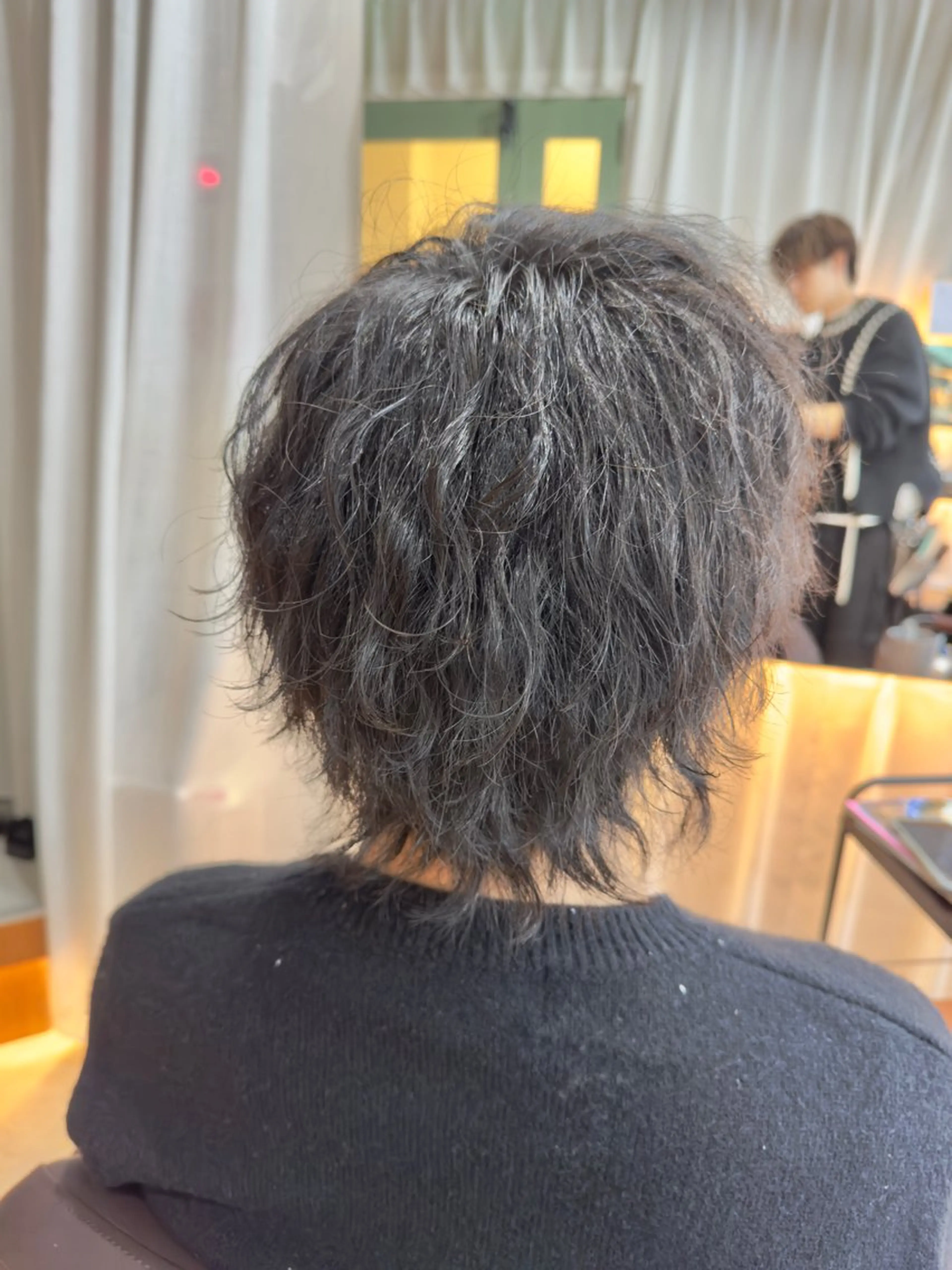 ショート パーマ メンズ メンズパーマ 波巻きパーマ メンズウルフカット ウルフカット メンズサロン　アソビ所属・【扱いやすいパーマ】 眞鍋拓己のヘアスタイル