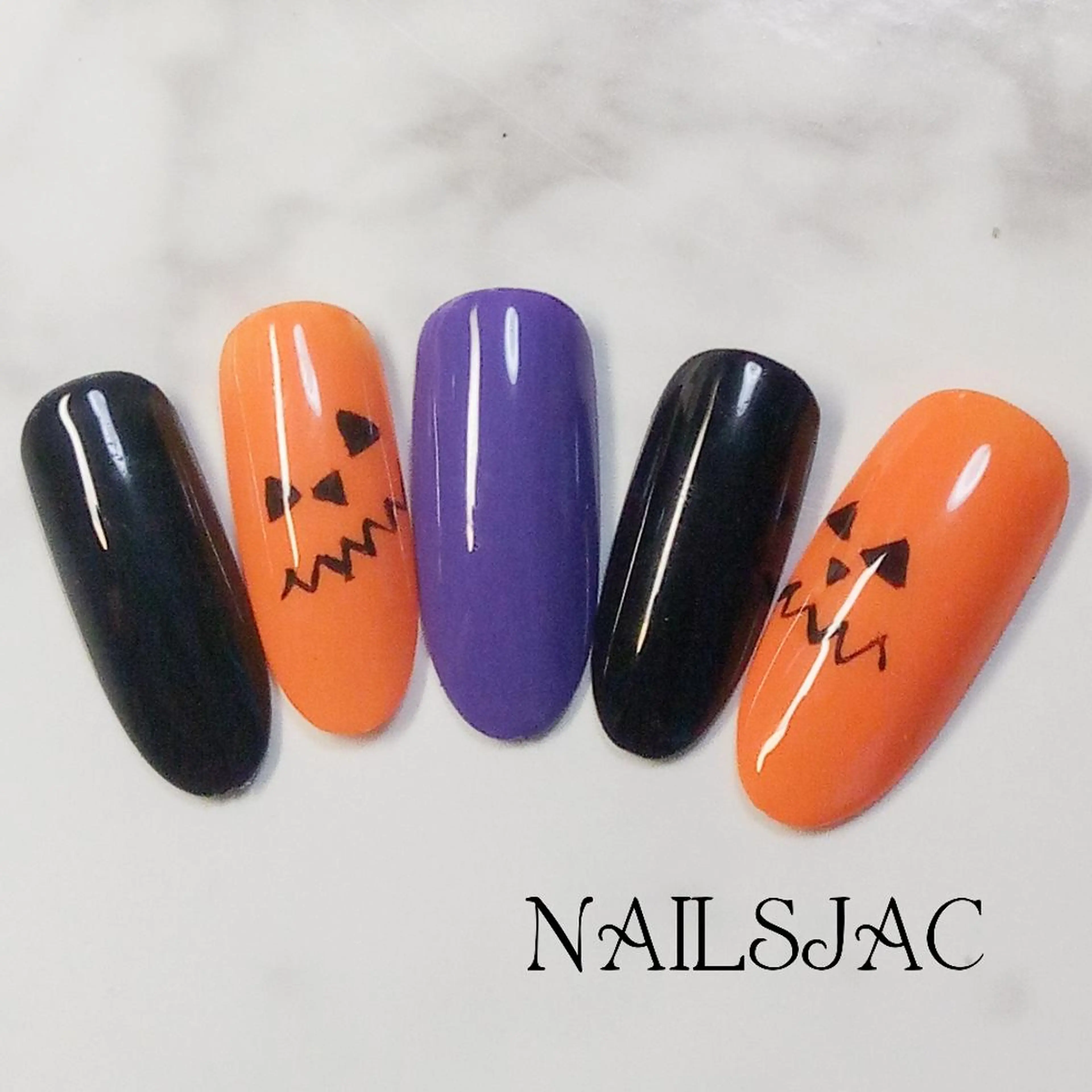 ネイル 島屋 千奈美のネイルデザイン