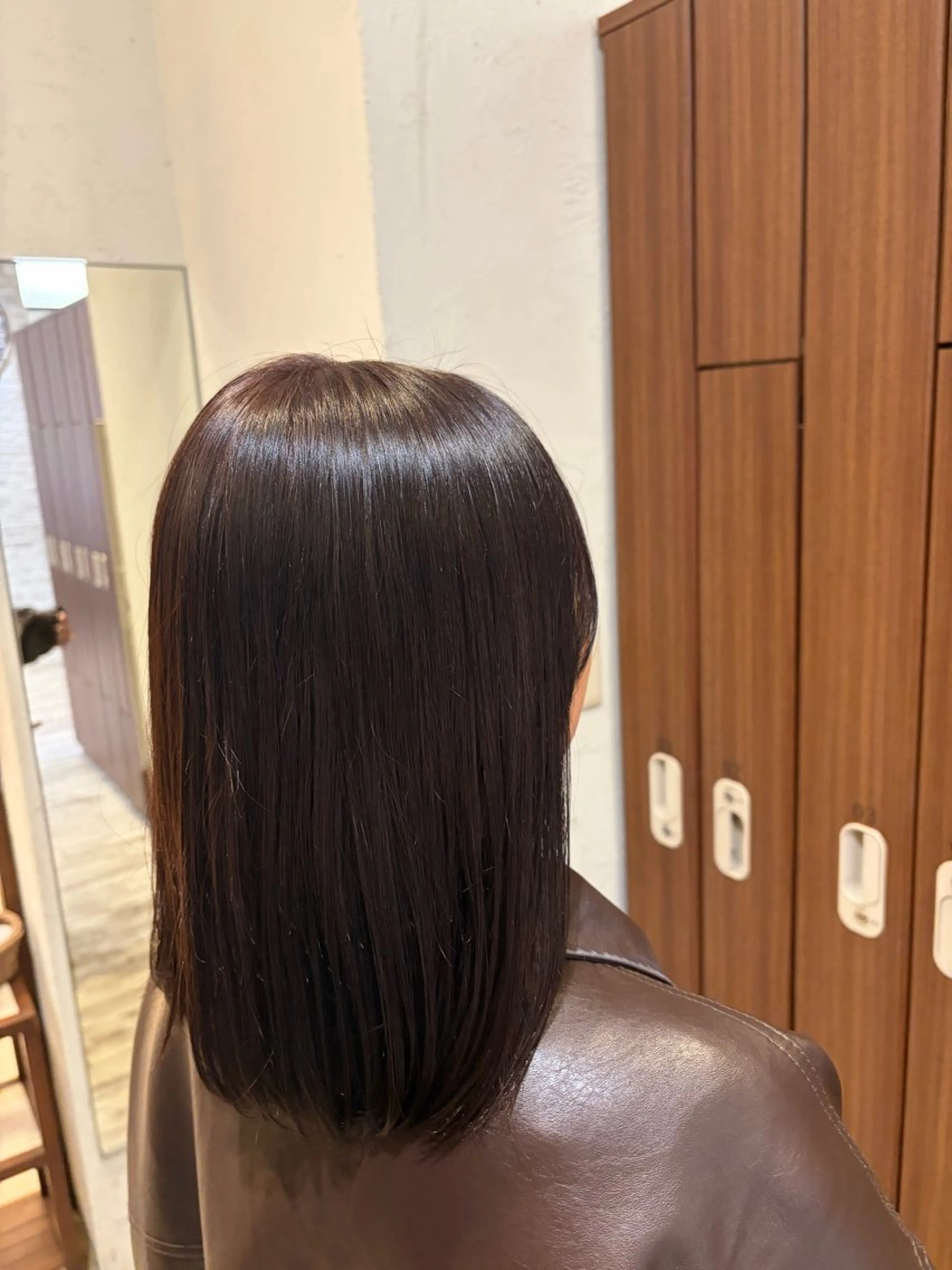 ミディアム カラー ヘアカラー トリートメント 平居 舞白のヘアスタイル