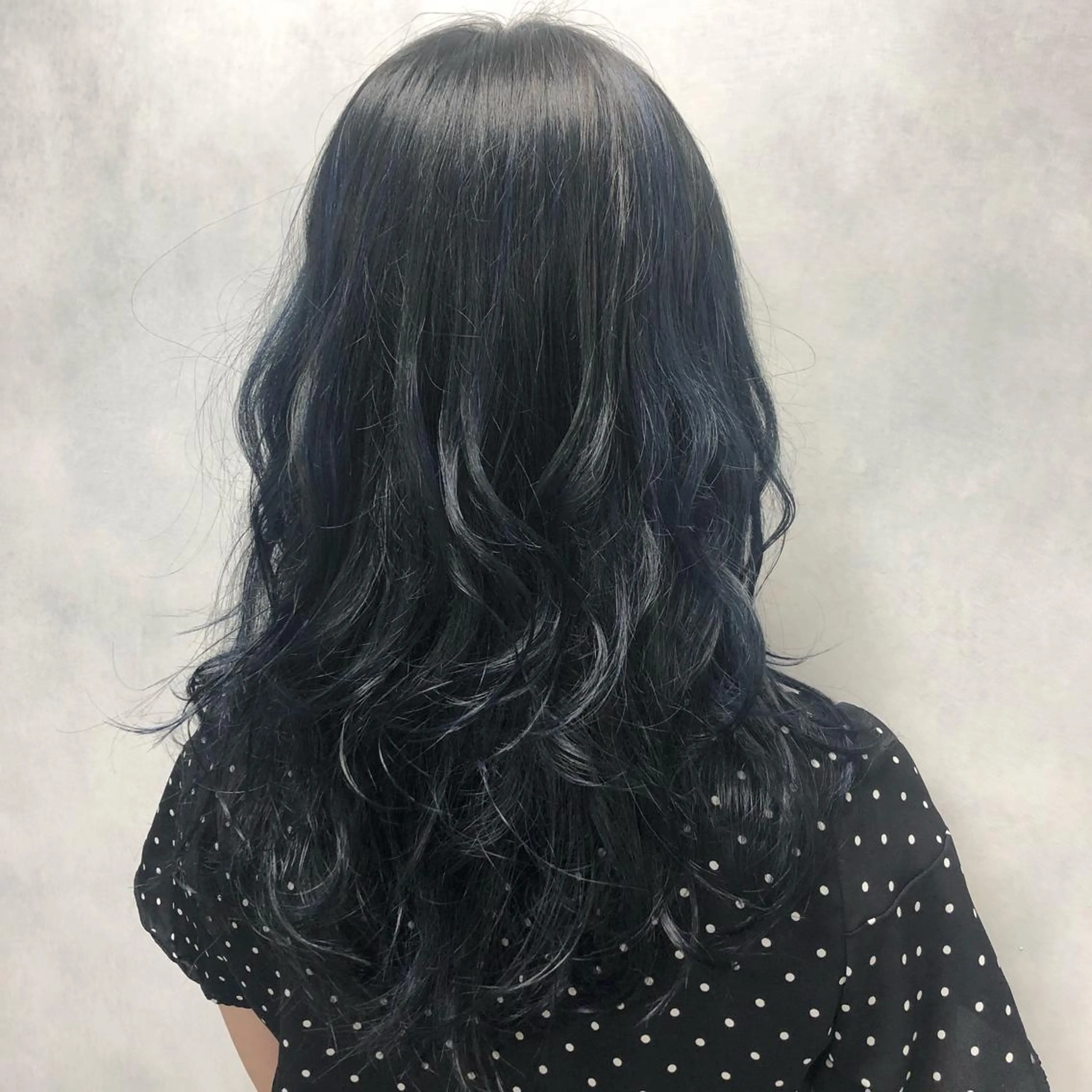 セミロング ハイライト 推しカラー🌙 RIHOのヘアスタイル