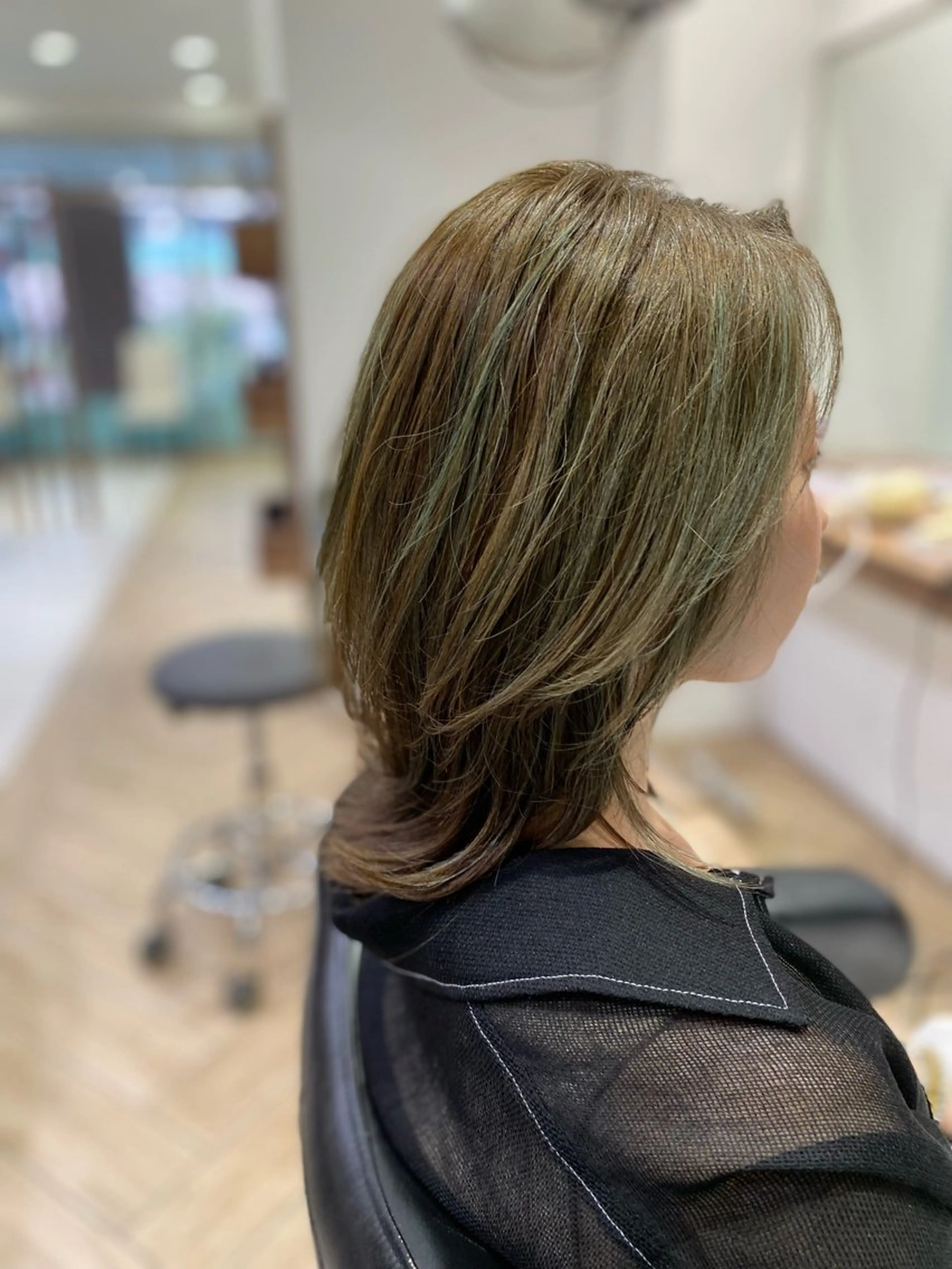 ミディアム カラー ベージュカラー ハイライトカラー ハイライト 💎大人ハイライト 💎上杉一也💎のヘアスタイル