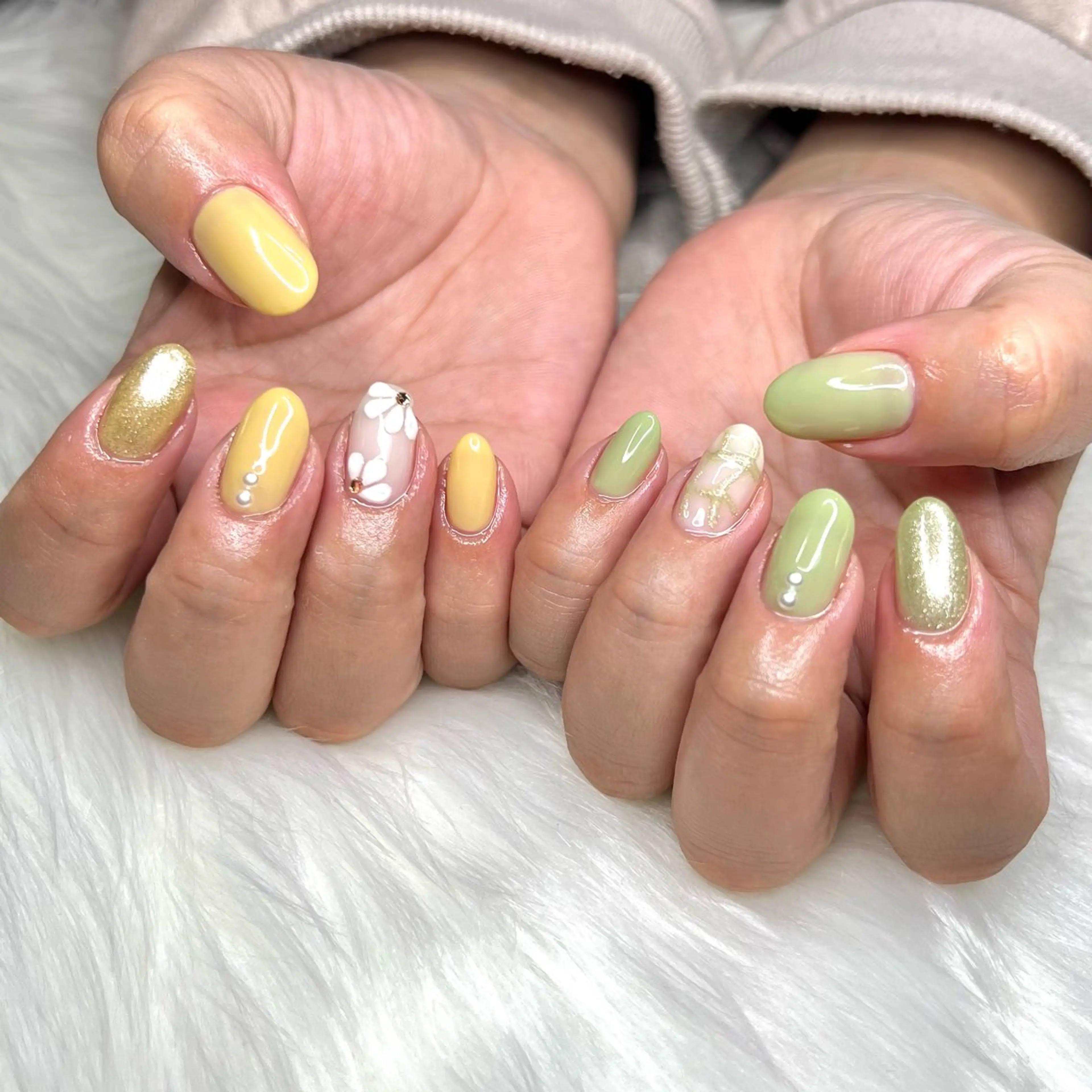 ネイル ハンドネイル vary clue所属・nailist🌻 YUKARIのネイルデザイン