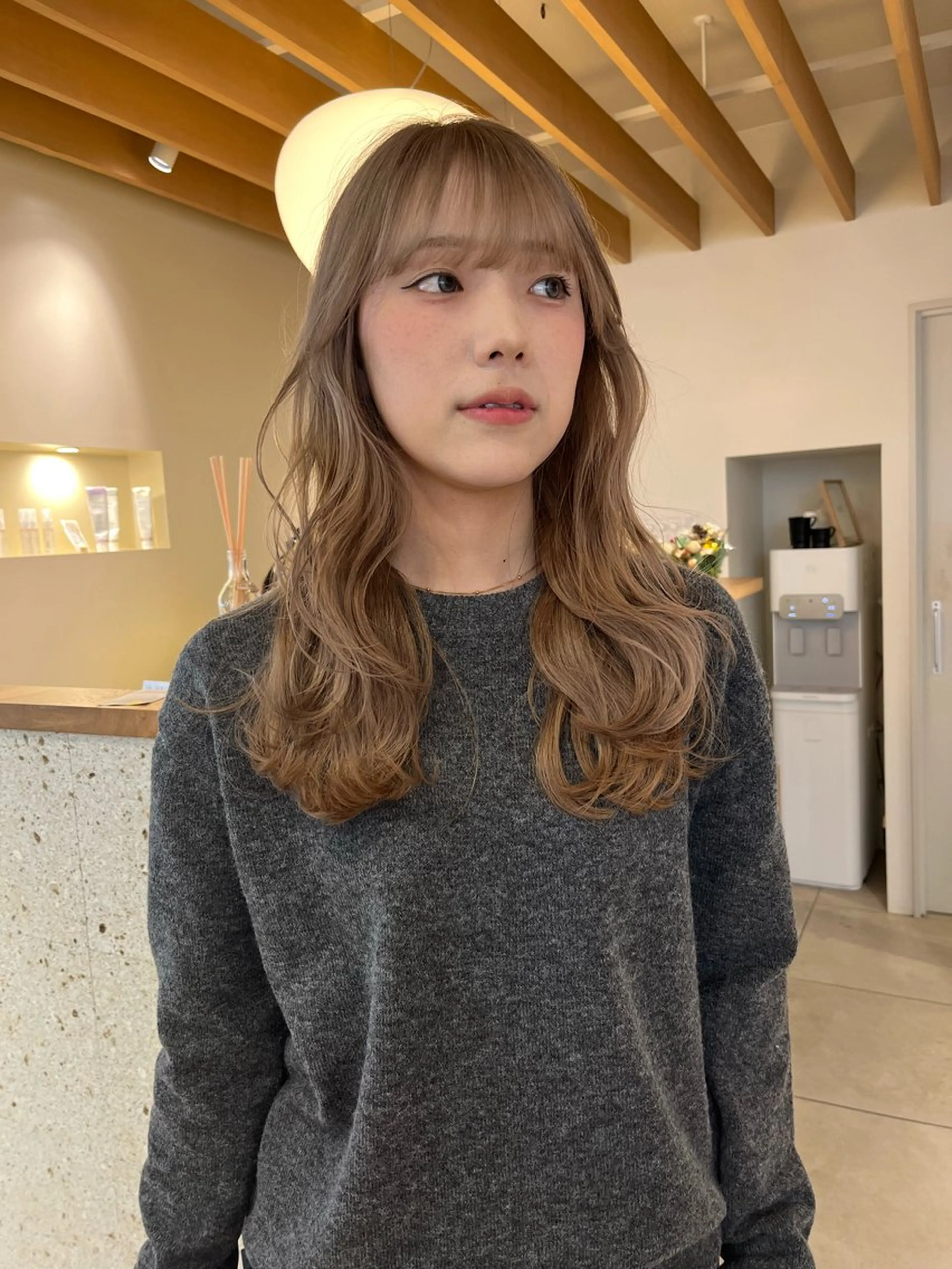 ロング カラー ベージュカラー ブリーチ そね こまちのヘアスタイル