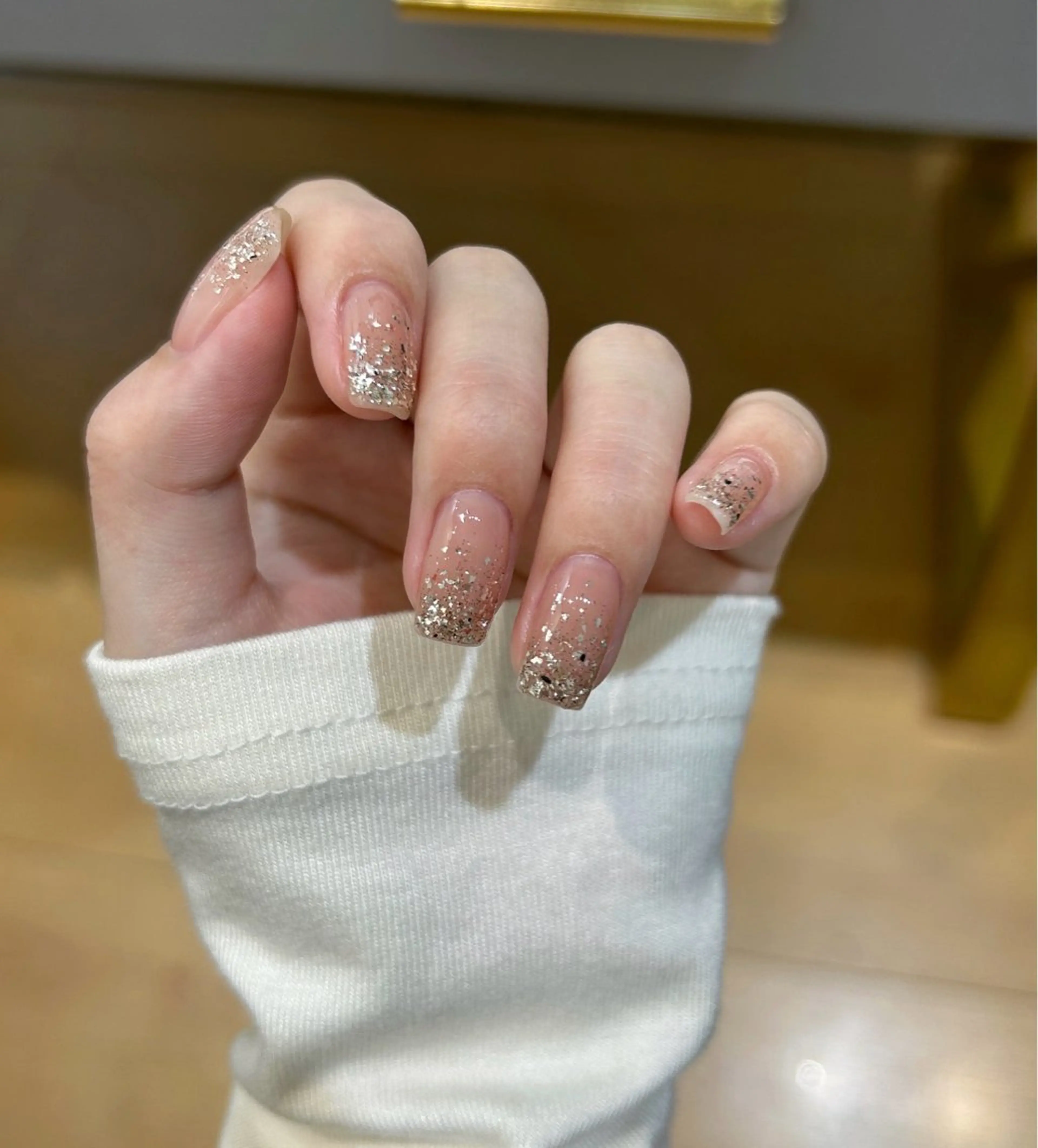 ⭐️新店キャンペーン中，セール【チップ長さ出し】ワンカラー／ラメグラ／フラッシュネイル（パーツ、長さだしオフ別）の写真