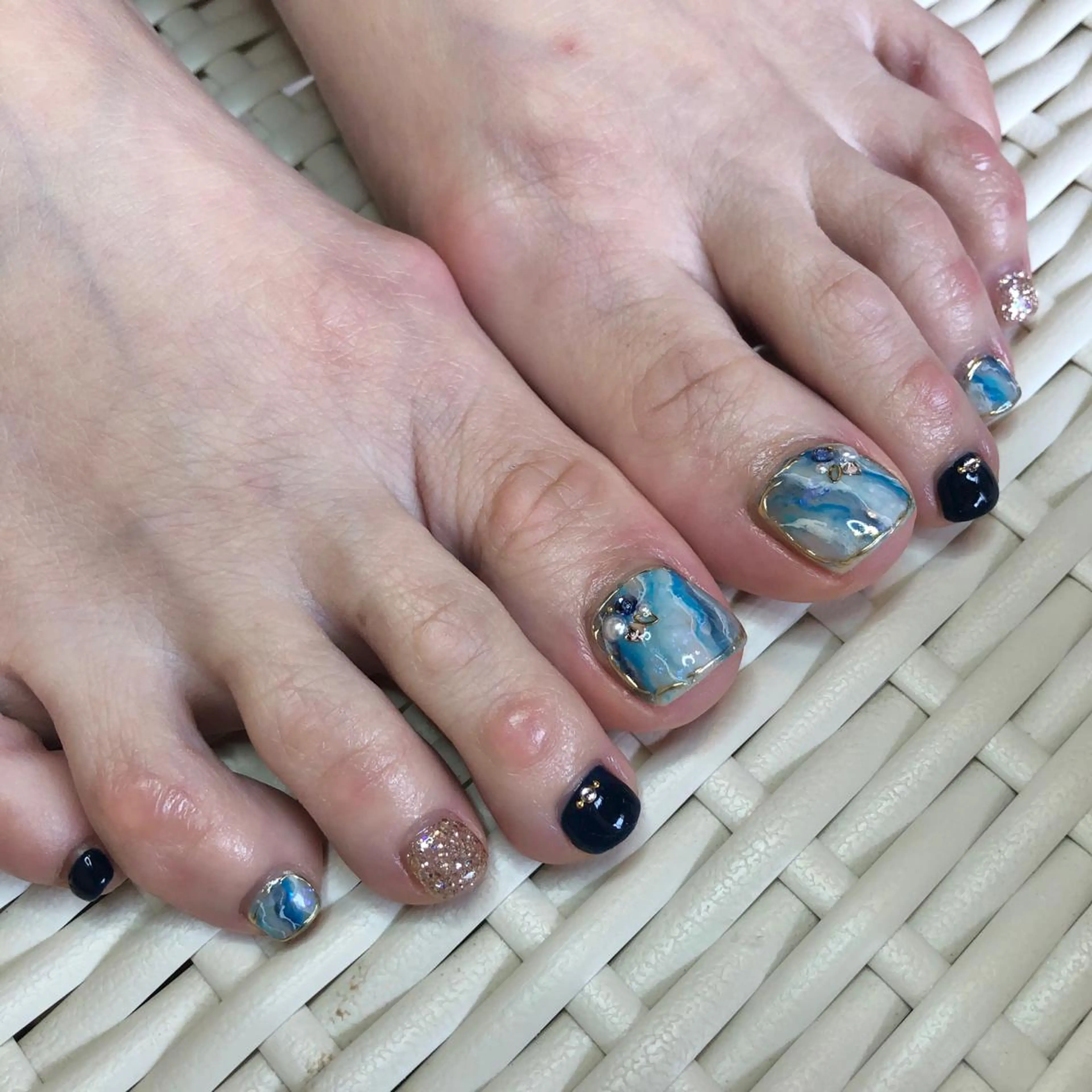 ネイル 大理石ネイル(マーブル) フットネイル g-up nail所属・米田 律子のネイルデザイン