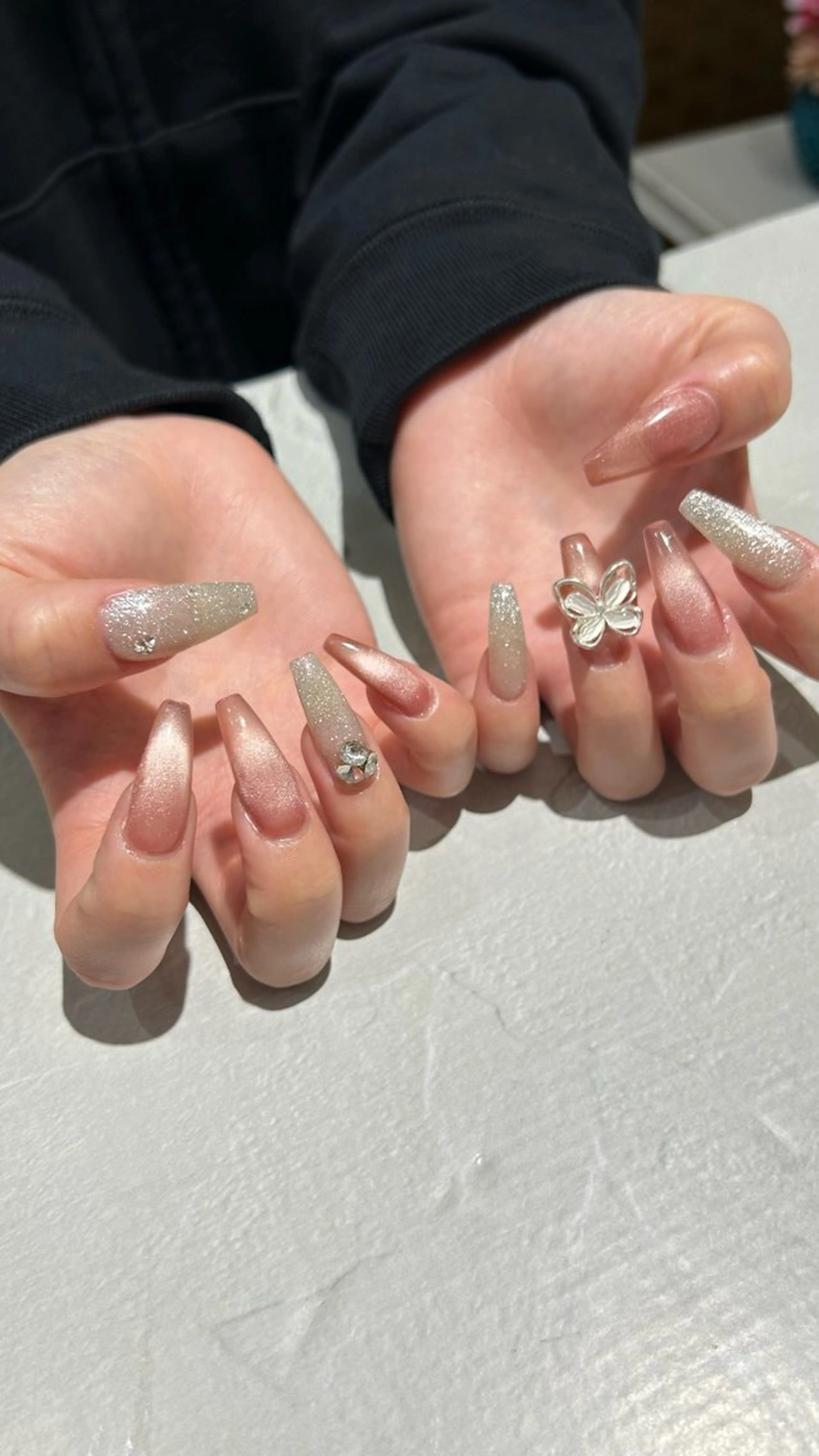 ネイル キラキラネイル ロングネイル マグネットネイル Lulea nail所属・Lulea nailのネイルデザイン