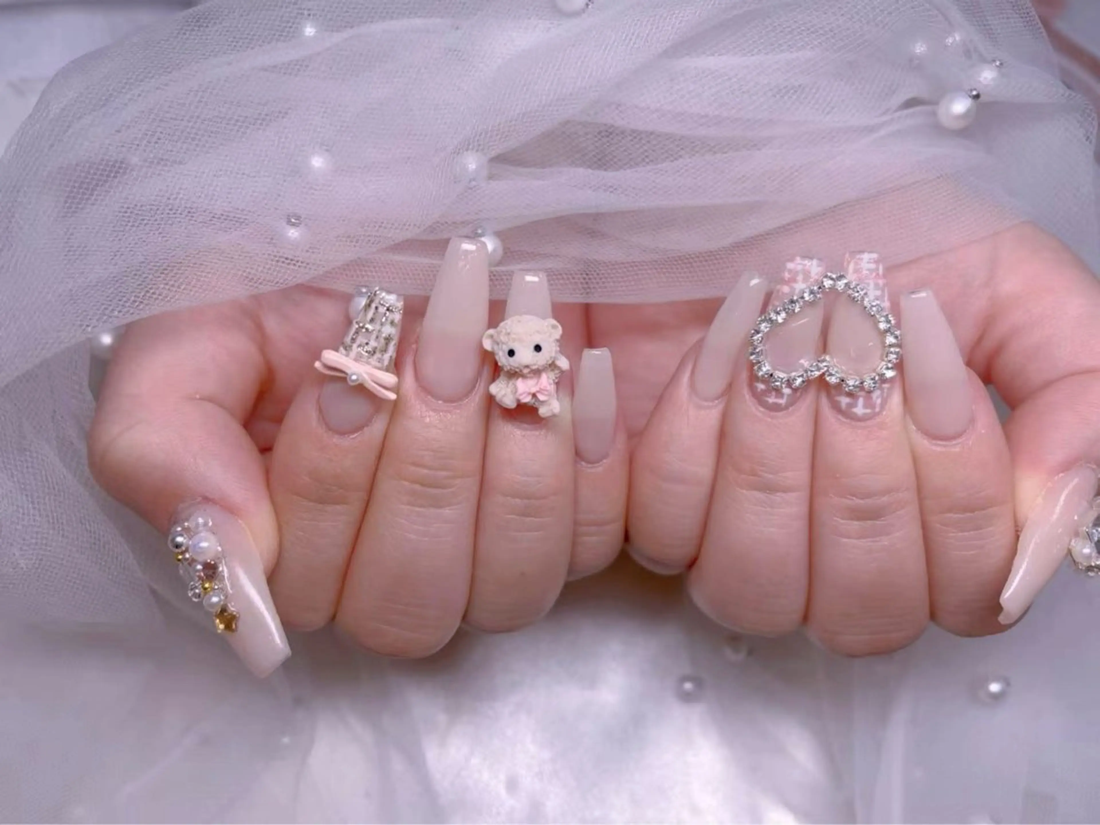 ネイル UMI ネイルサロン新宿🎀のネイルデザイン