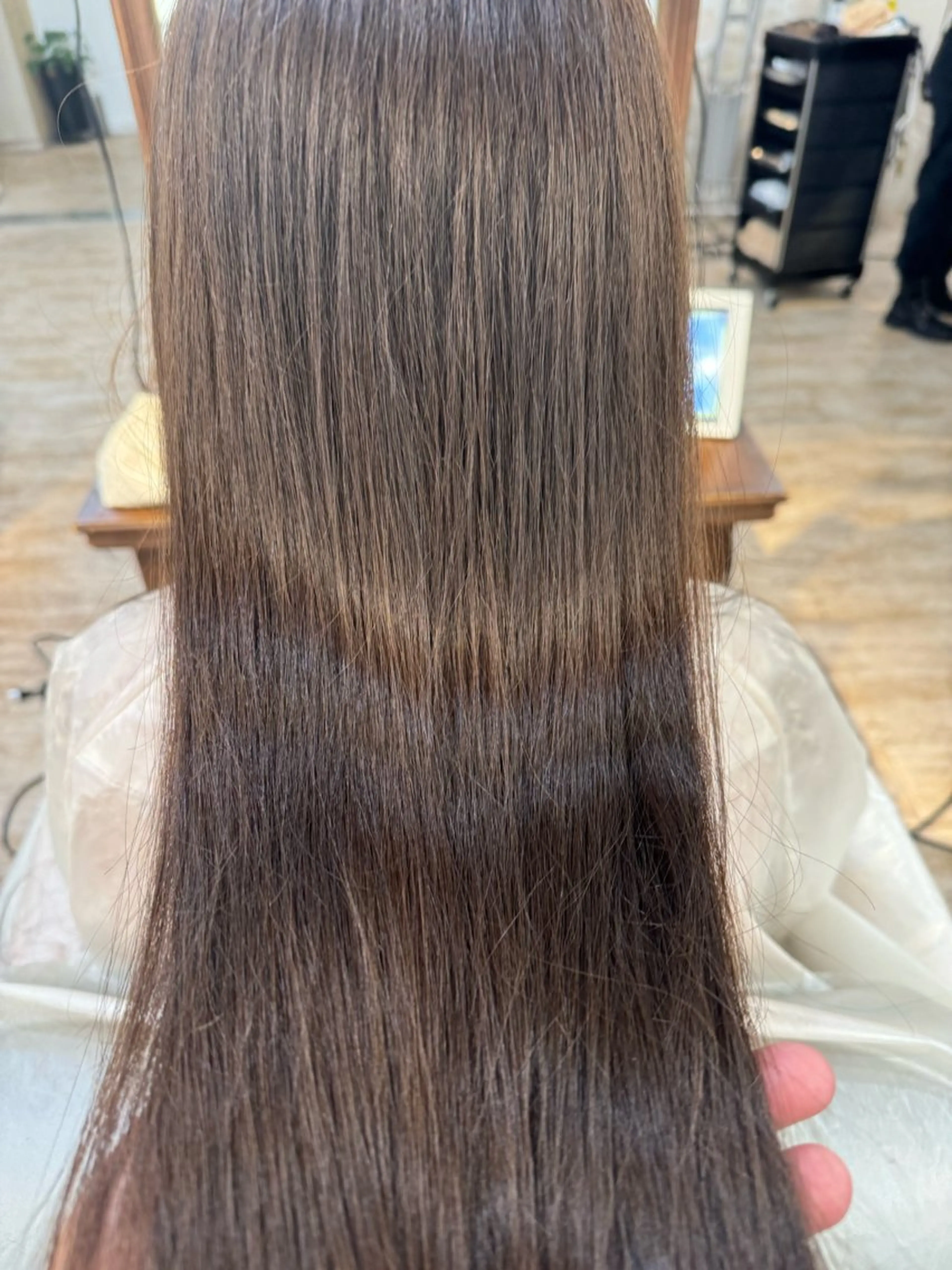 セミロング レイヤーカット 中屋光貴のヘアスタイル