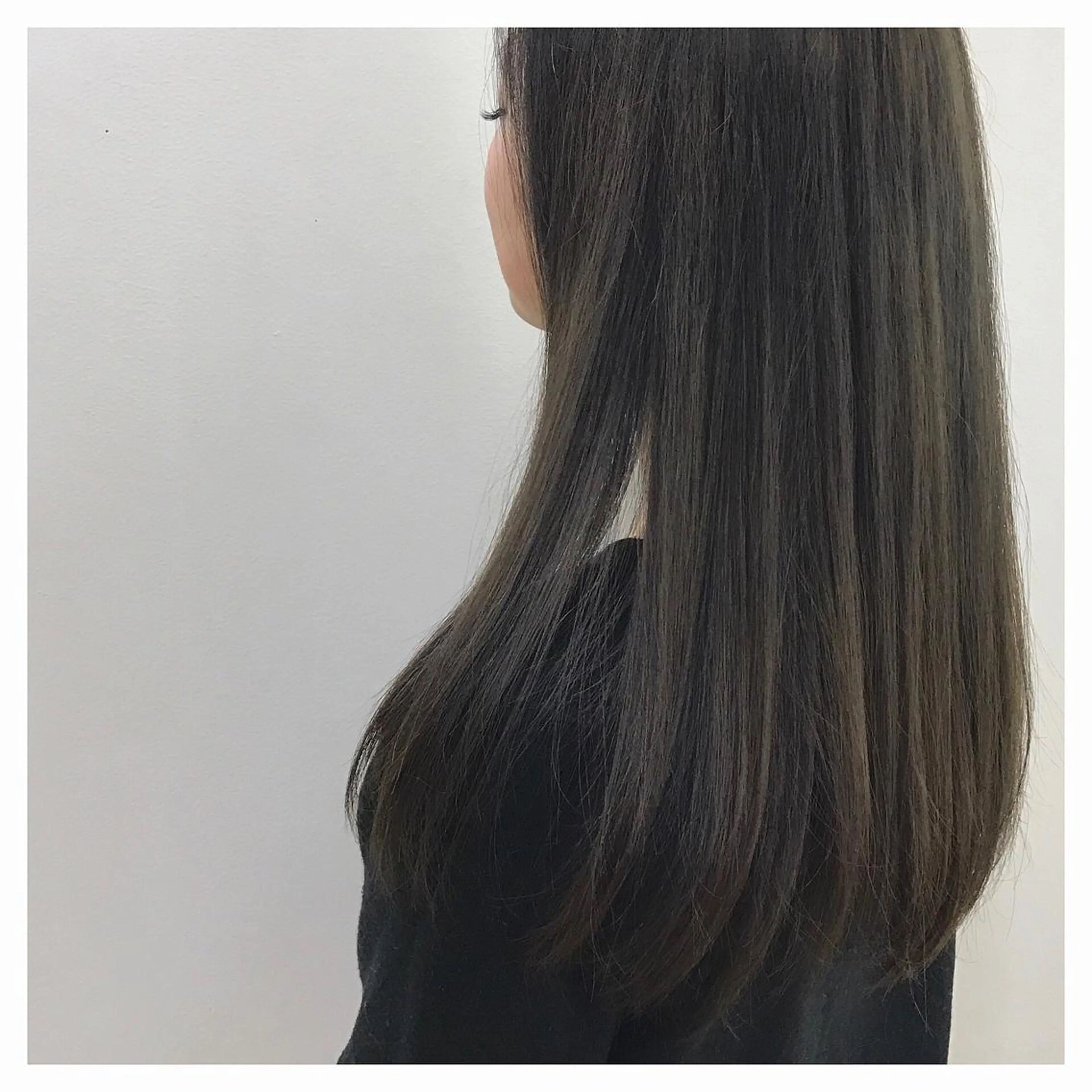 セミロング カラー アッシュ ブリーチ ﾊｲﾄｰﾝ/ｼｮｰﾄ 村上淳乃🐥のヘアスタイル