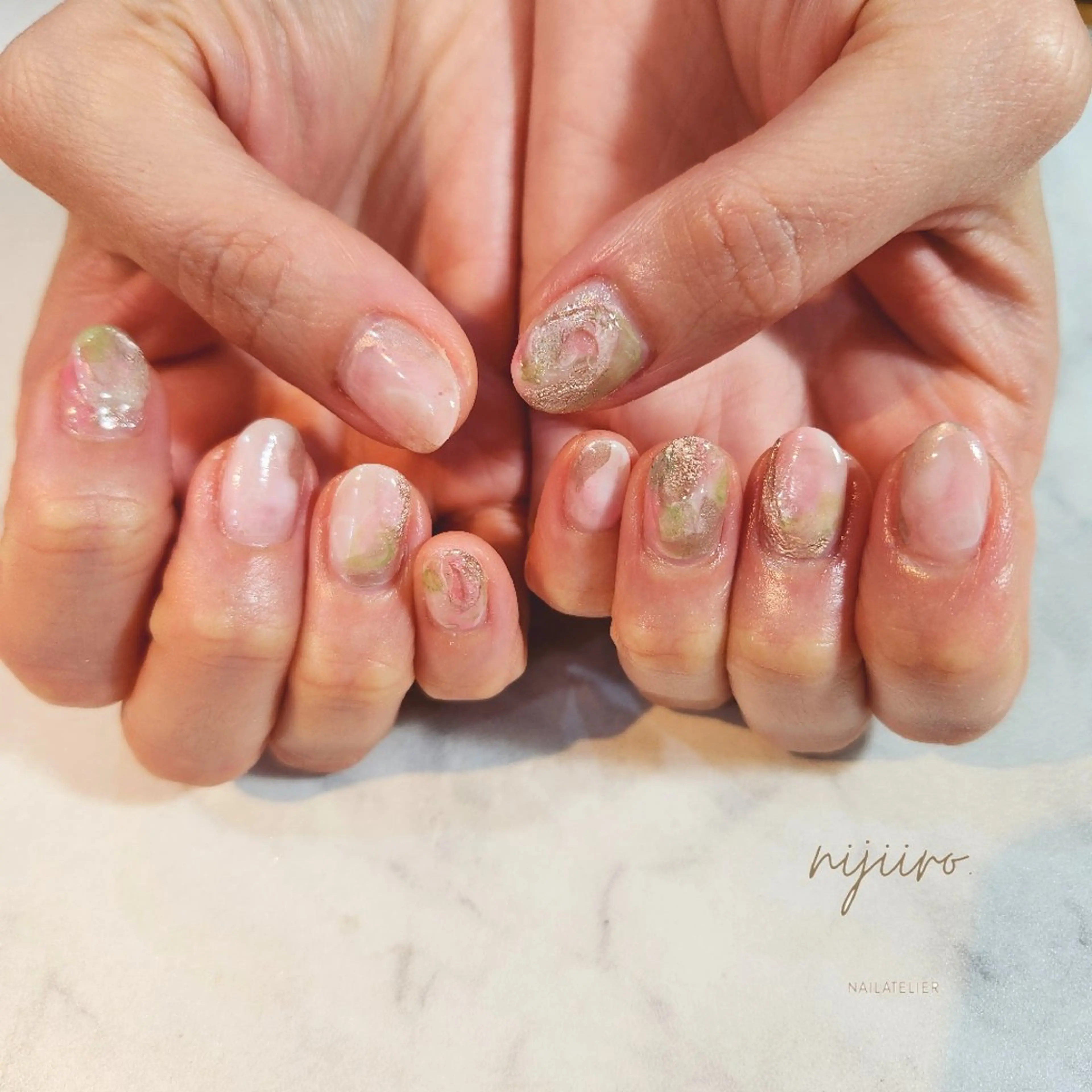 ネイル ハンドネイル nailatelier nijiiro.所属・nijiiro🌈 サトウのネイルデザイン