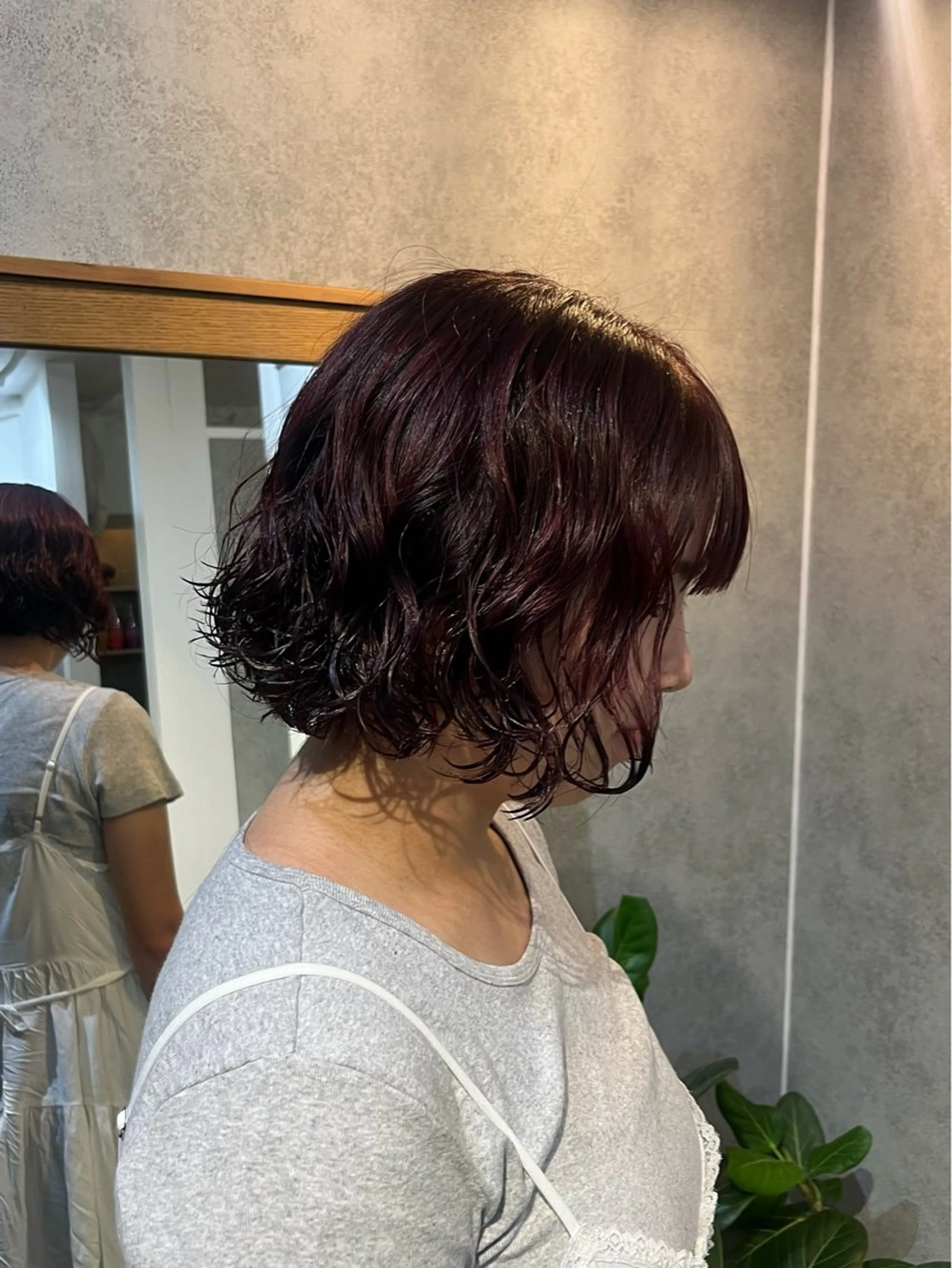 ミディアム カラー パーマ ミディアムパーマ レッドカラー ボブ プードルパーマ カット パーマ トリートメント ボブ/プツッとボブ/ 暖色カラー/モエのヘアスタイル