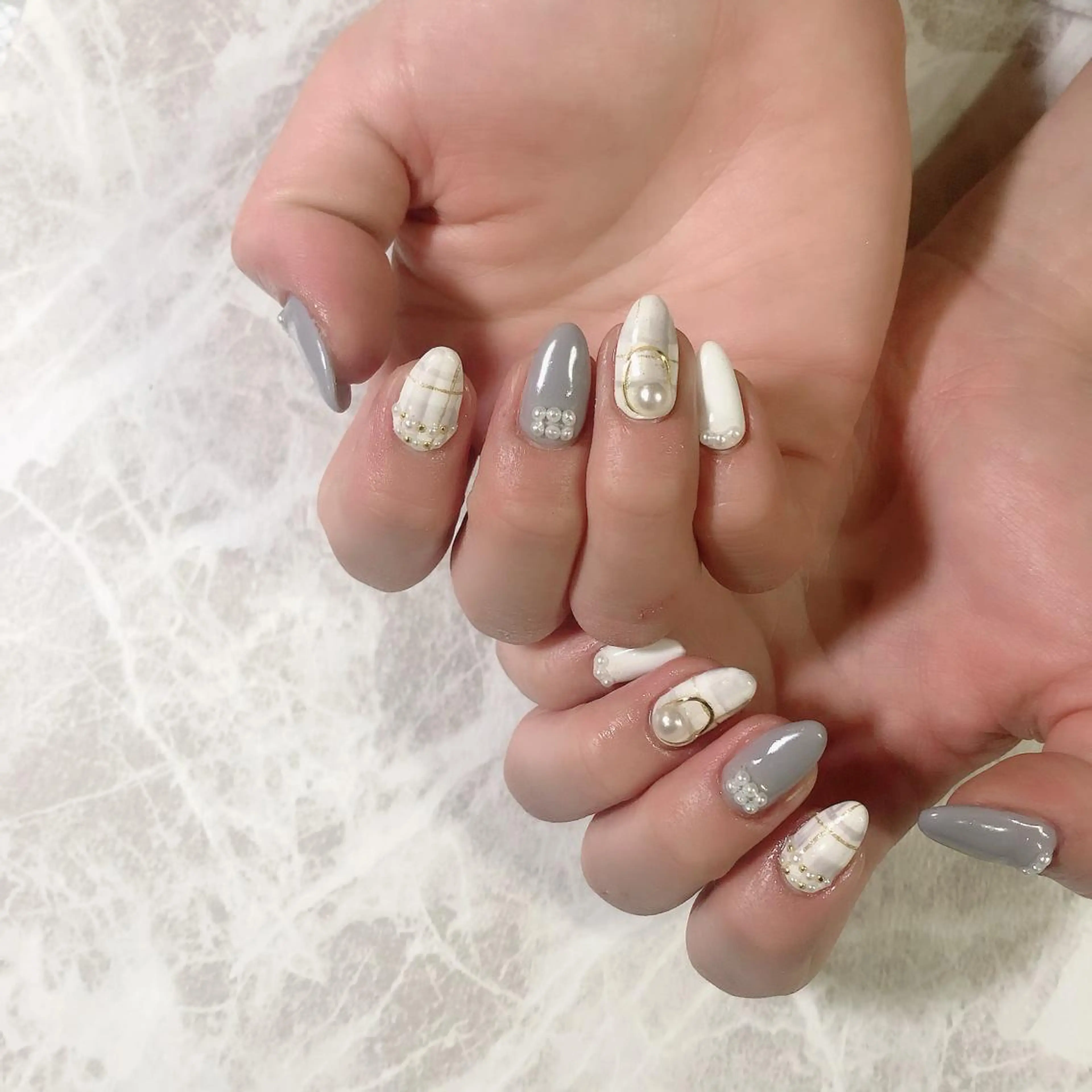 ネイル フットネイル フレンチネイル ジェルネイル ラメ(グリッター) ラメグラデーション NEO Beauty Salon所属・𝐍𝐄𝐎 𝐉𝐔𝐑𝐈のネイルデザイン