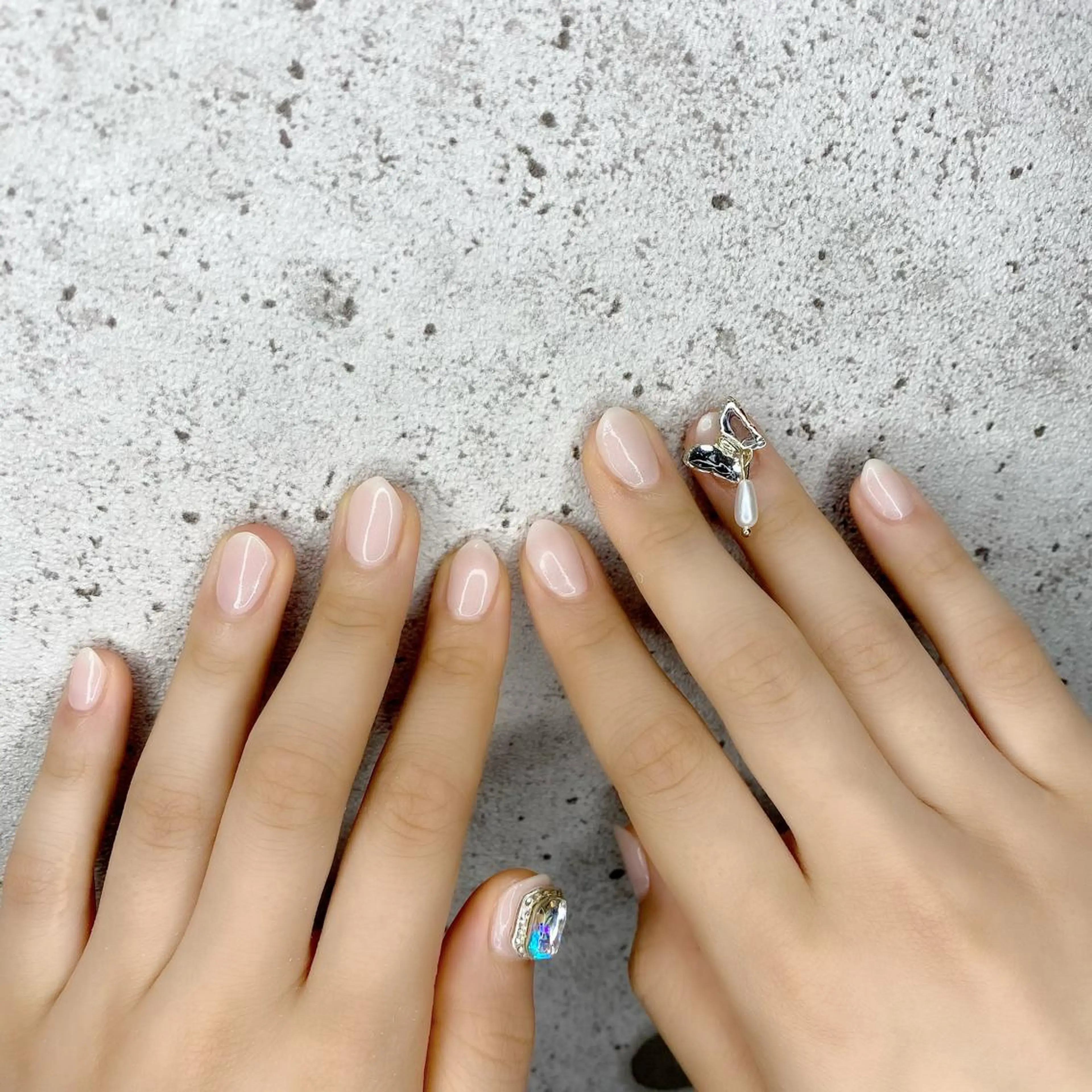 ショート カラー パーマ ヘアアレンジ メンズ キッズ ネイル マツエク・マツパ ショートヘア ショートネイル ホワイト ハンドネイル Salon Ｋのネイルデザイン