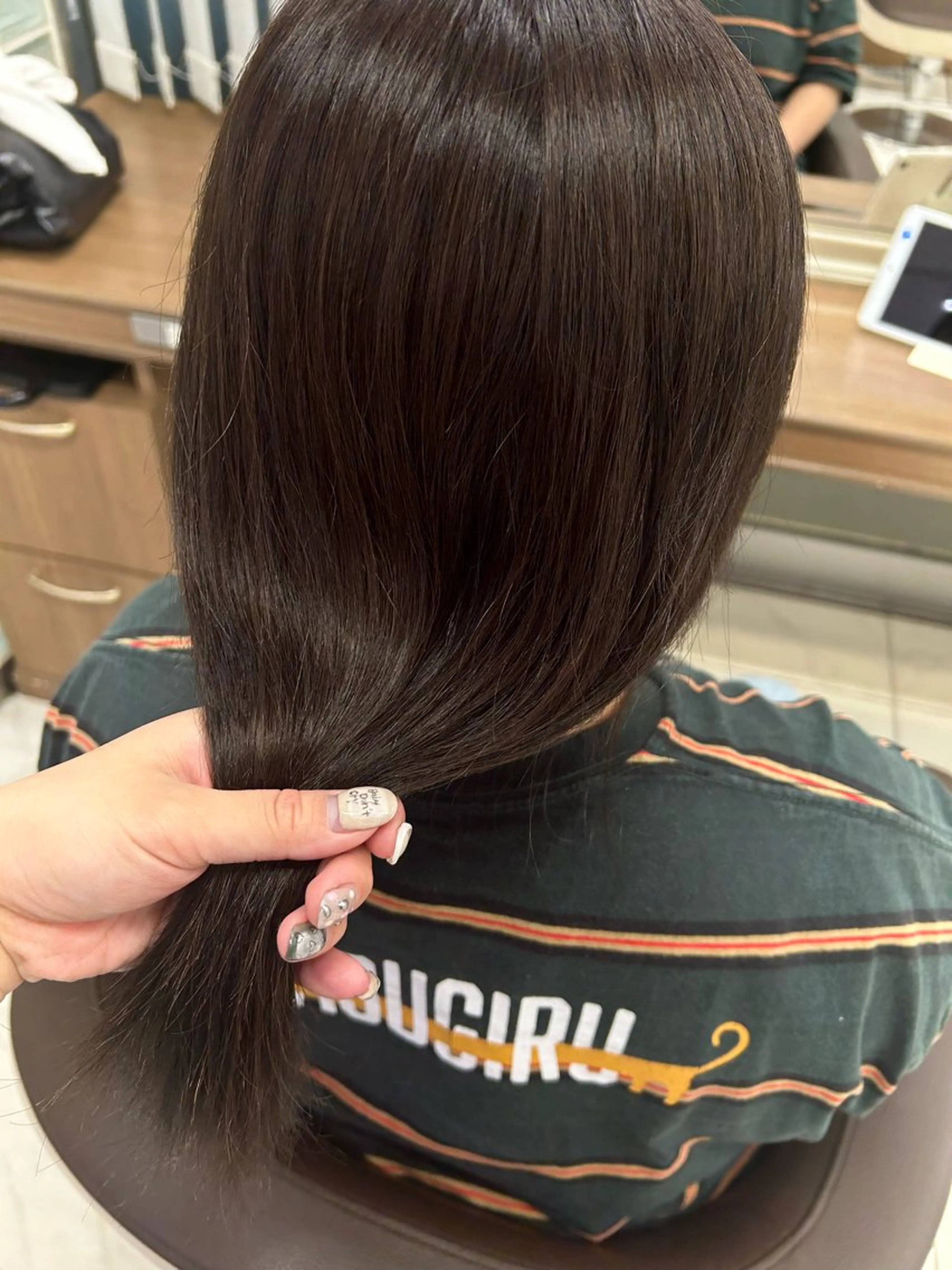 セミロング カラー ブラウンカラー チョコレートブラウン ヘアカラー アイブロウ⭐️ カラーモデル/YUIの眉毛・アイブロウイメージ