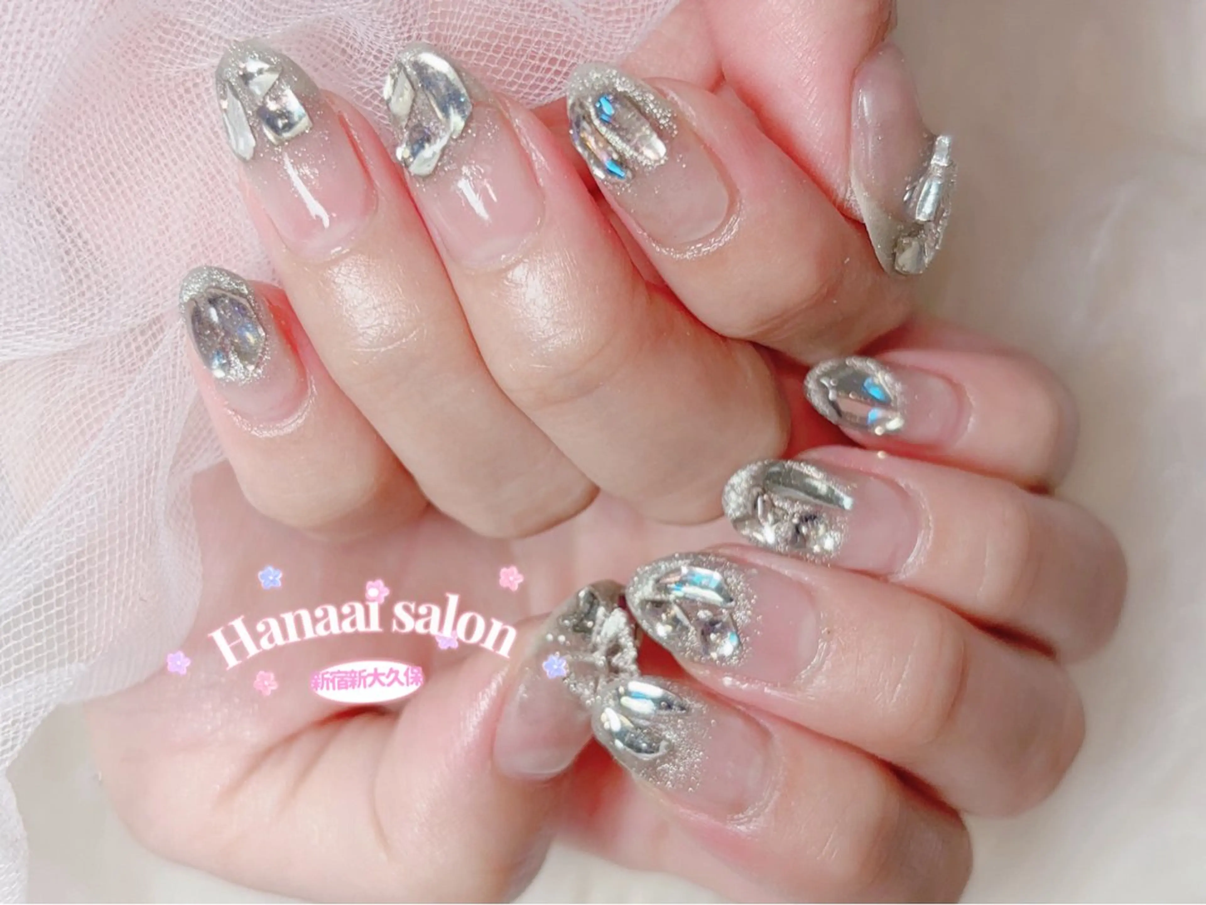 ミディアム ハンドネイル Hanaai Salon新宿店のネイルデザイン