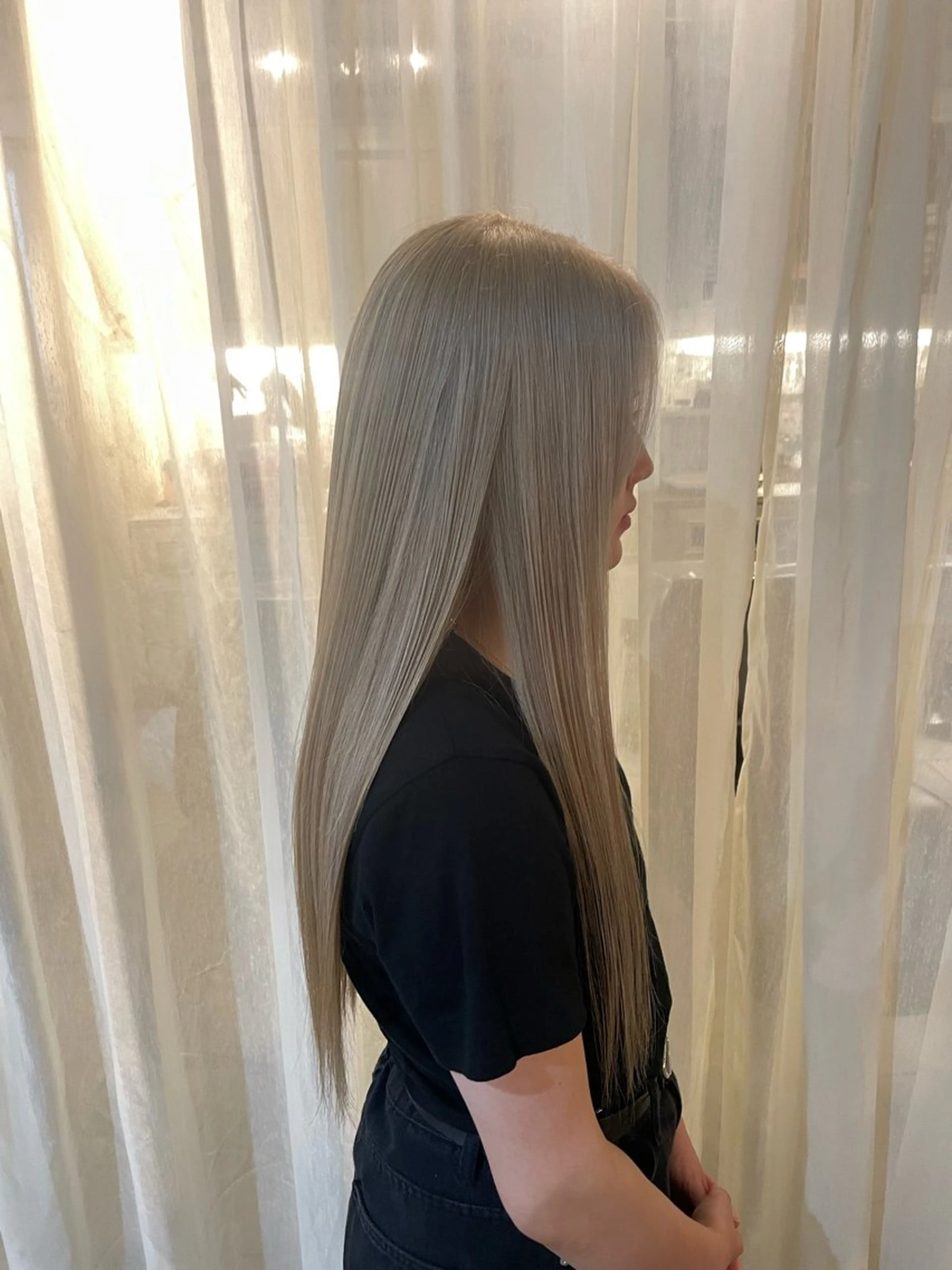 ロング 藤原 百花のヘアスタイル