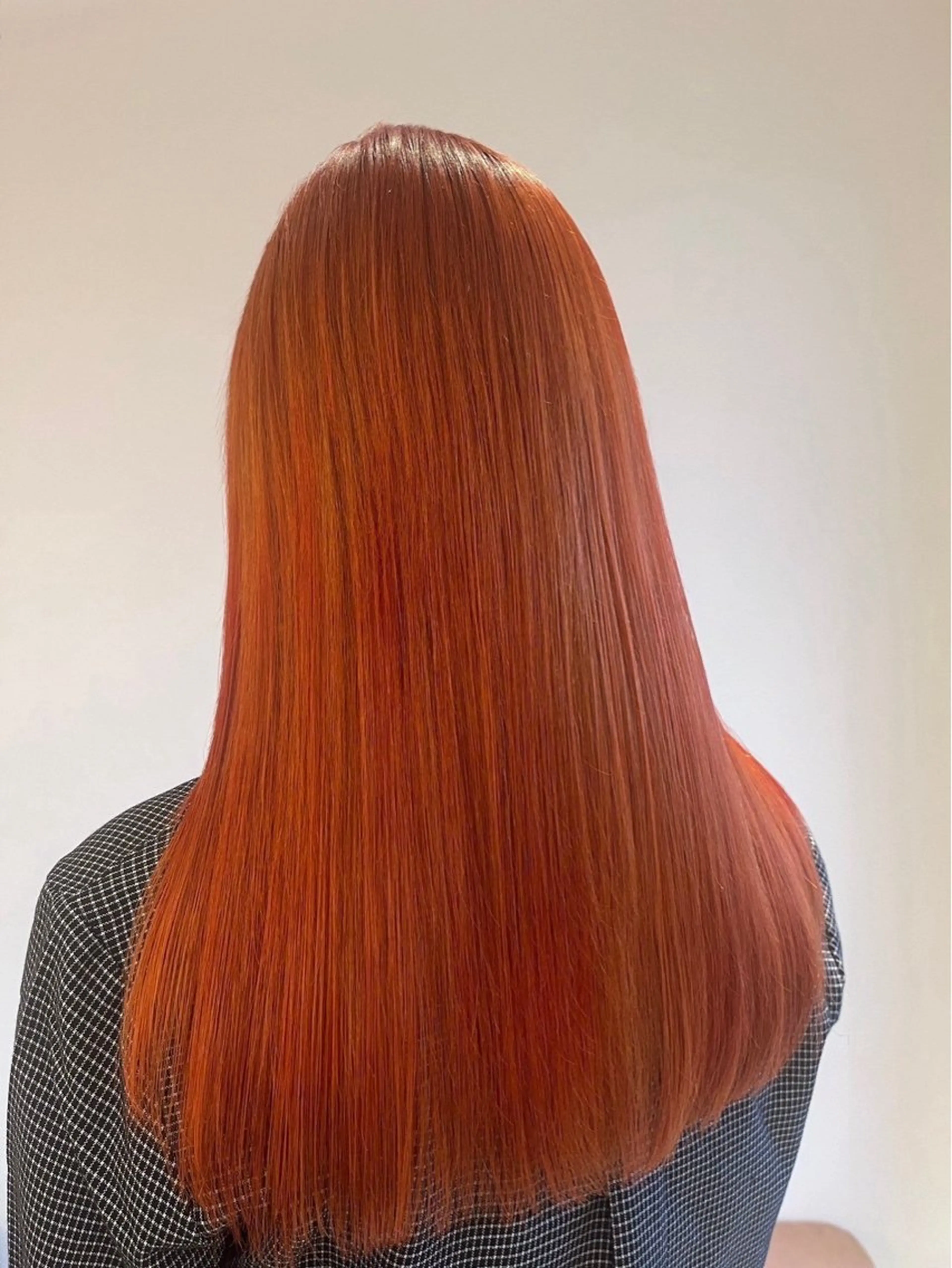 カラー オレンジ ヘアカラー comon所属・高木 玲奈のヘアスタイル