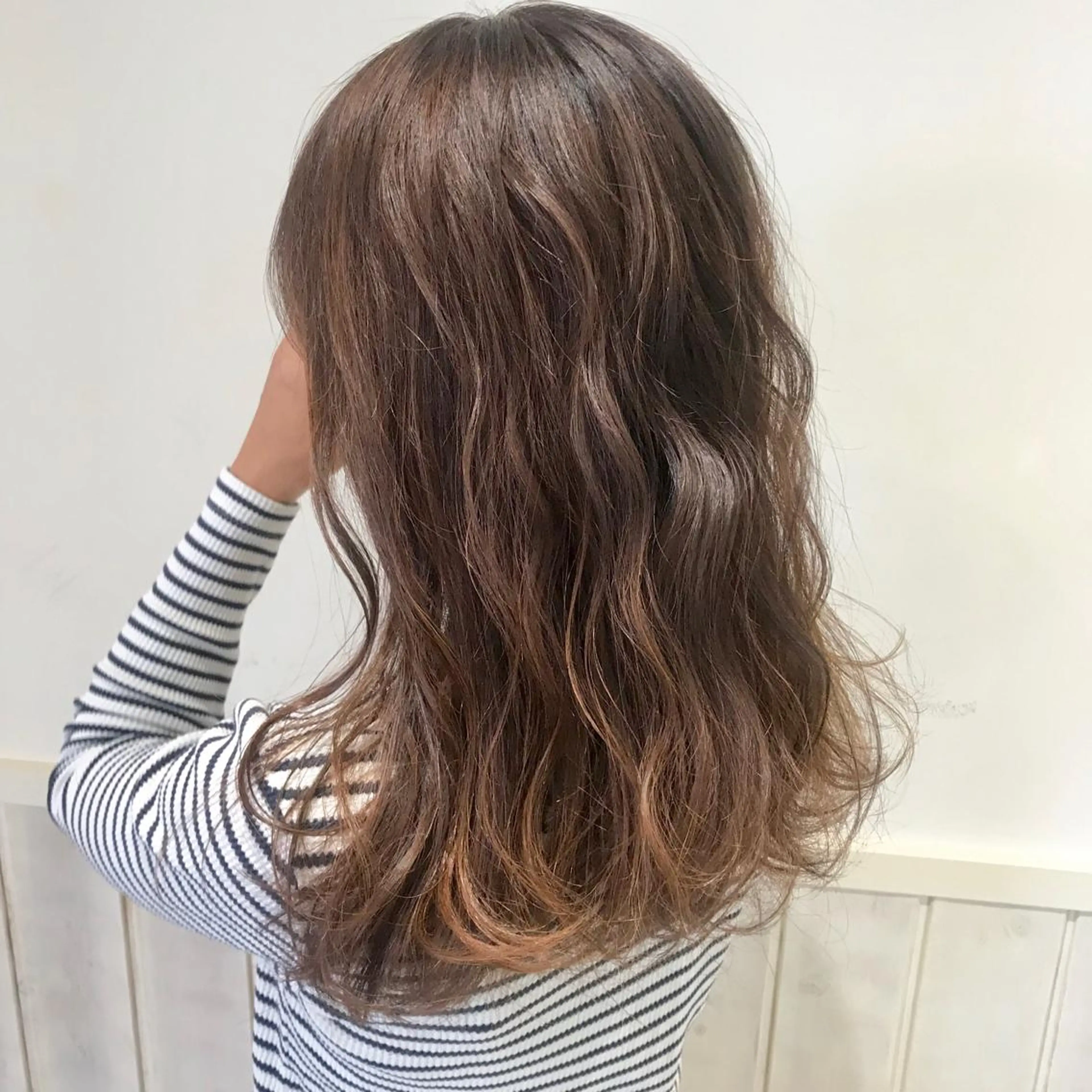 セミロング スナコザワ レナのヘアスタイル