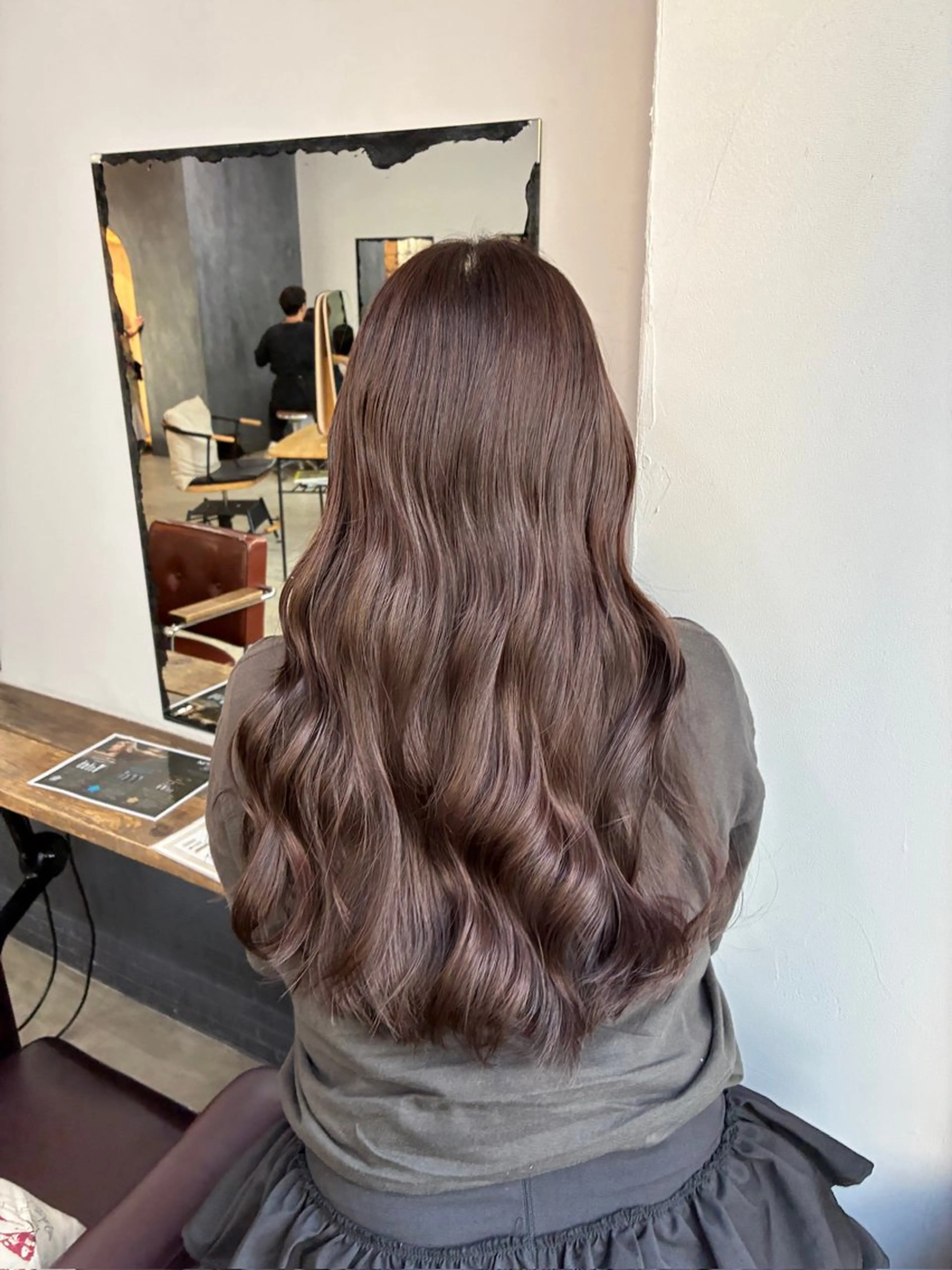 ロング カラー ベージュカラー 透明感カラー くびれヘア 顔まわりレイヤー 顔周りカット カット ヘアカラー loty hair design所属・SEIRA🤍 レイヤーカットのヘアスタイル