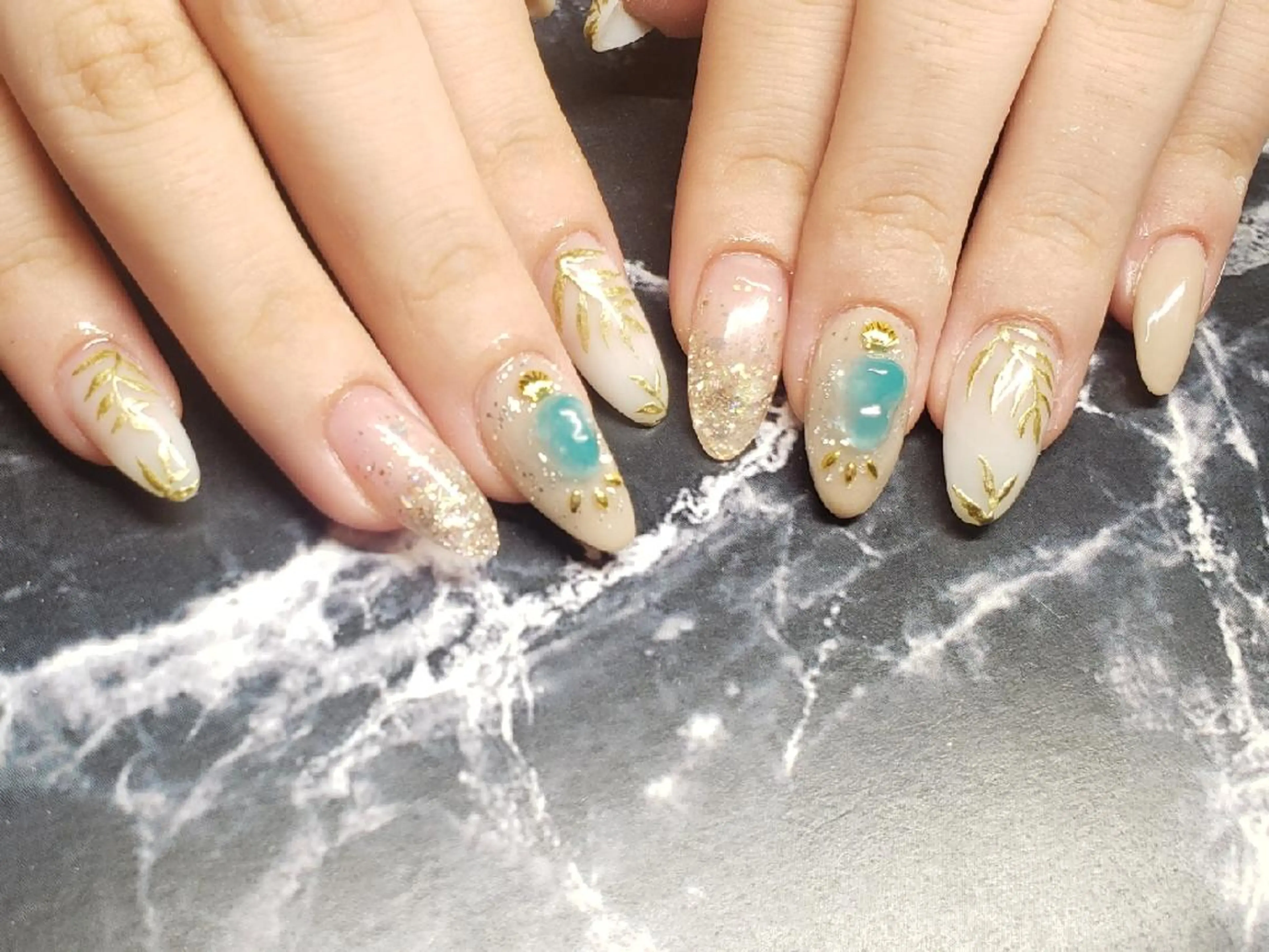 ミディアム ネイル ハンドネイル クロキ 。のネイルデザイン