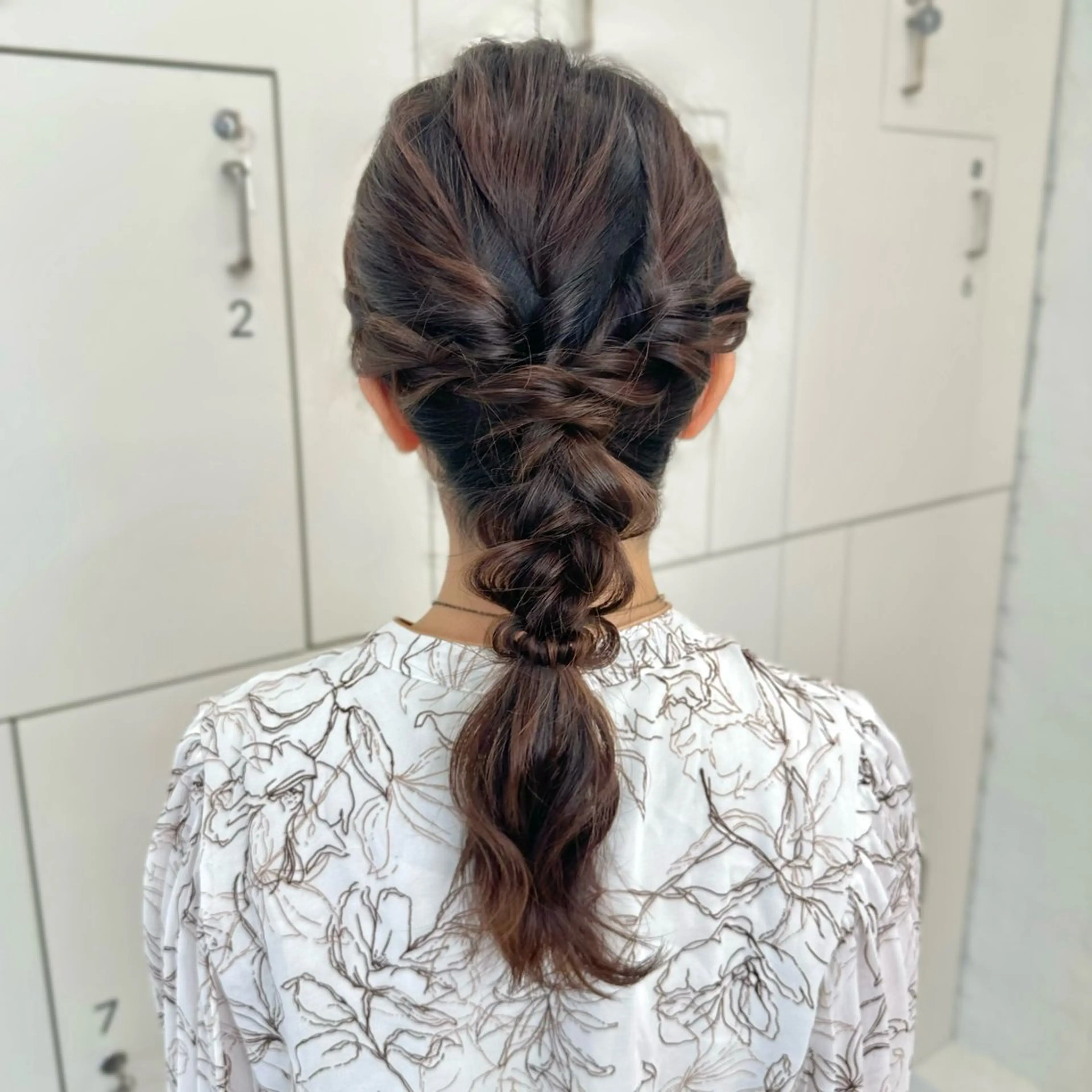 ミディアム ヘアアレンジ ヘアセット 顔周りcut/ 艶ワンカラー♥ちさきのヘアスタイル