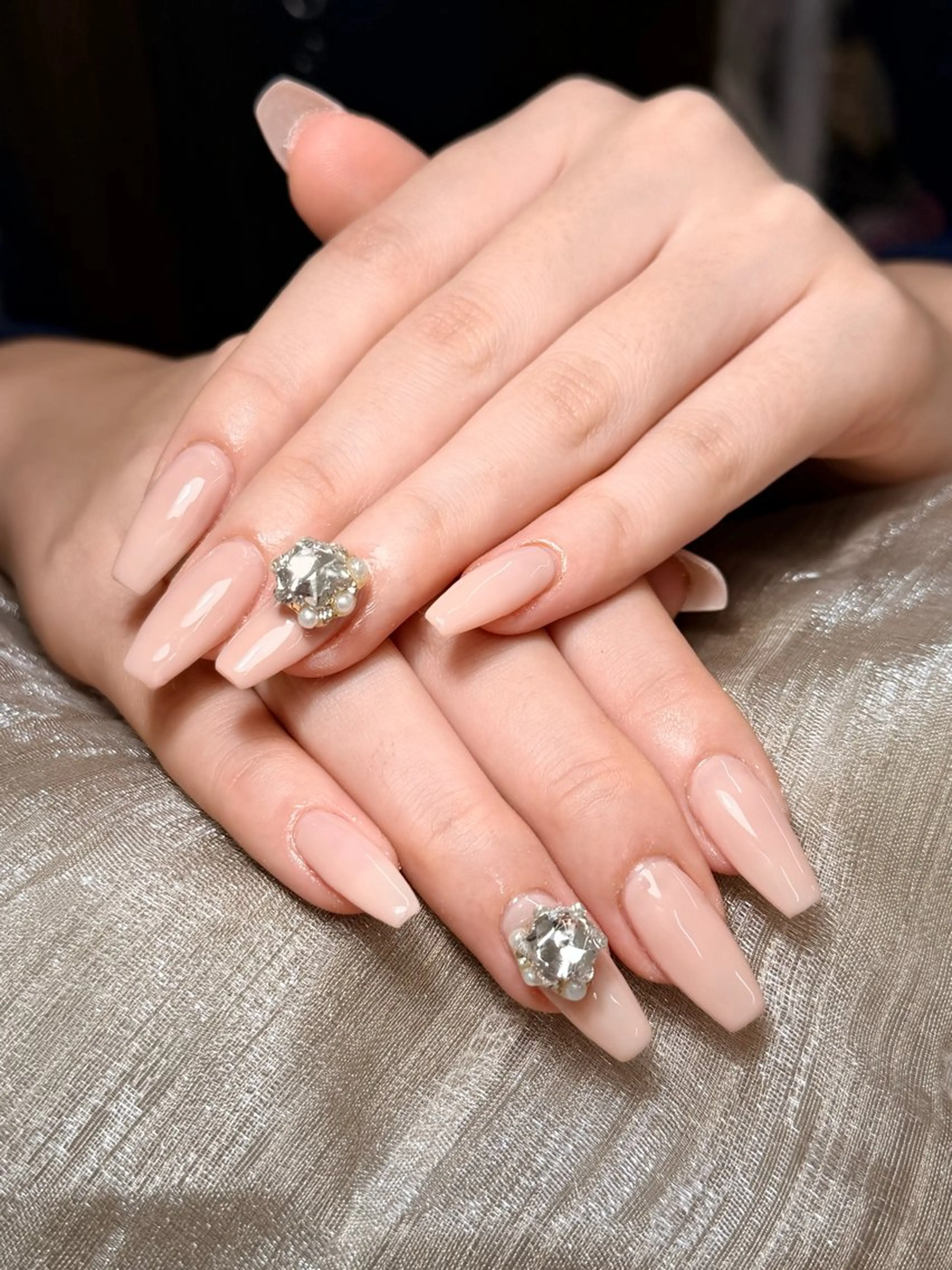 ネイル オーロラネイル ブルー チークネイル フットネイル フレンチネイル ハンドネイル Ema エマのネイルデザイン