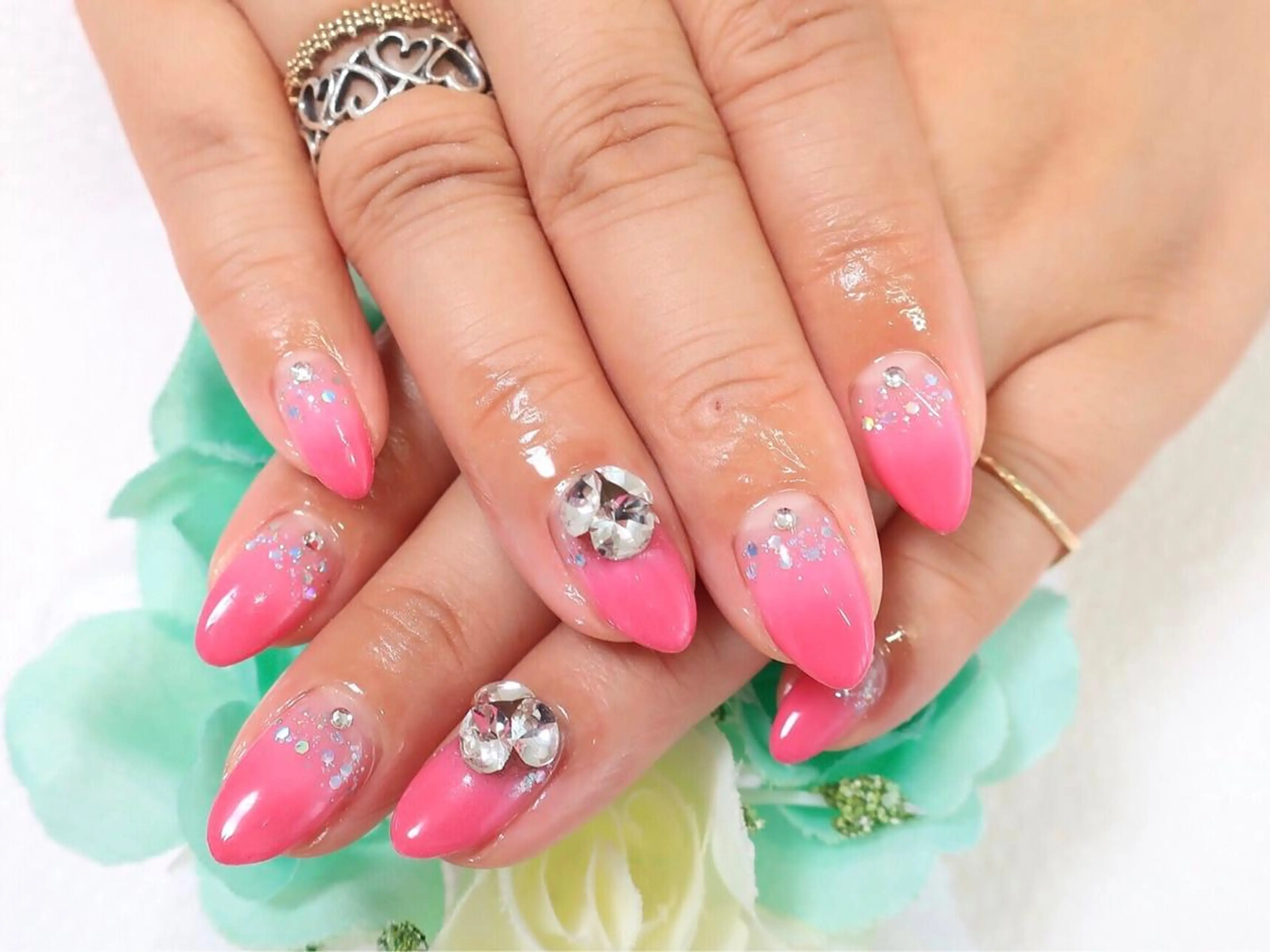 ネイル グラデーション シンプルネイル ストーンネイル つきかわ ともみのネイルデザイン