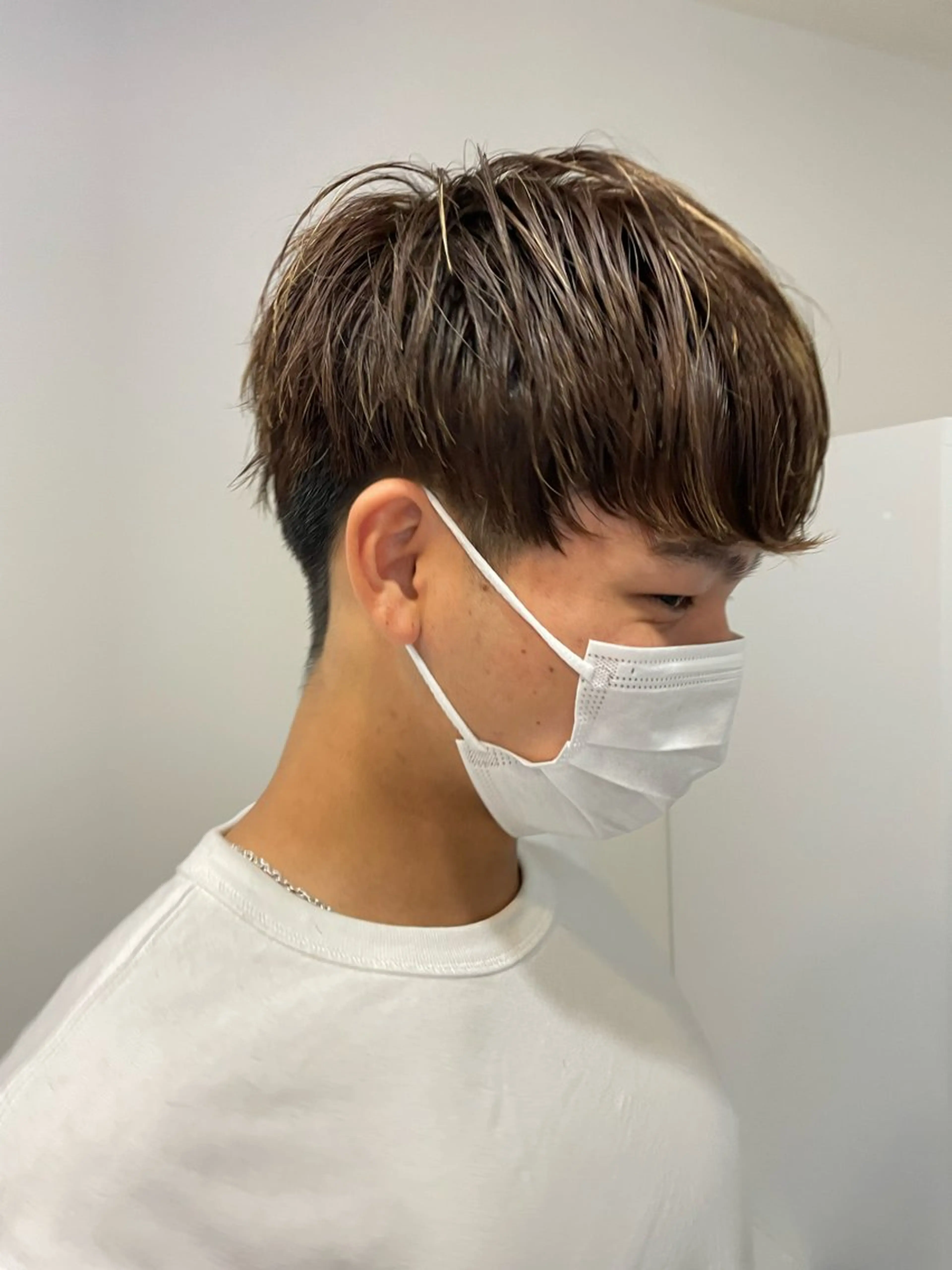 メンズ ラウンドマッシュ/ フェザーショート大阪のヘアスタイル