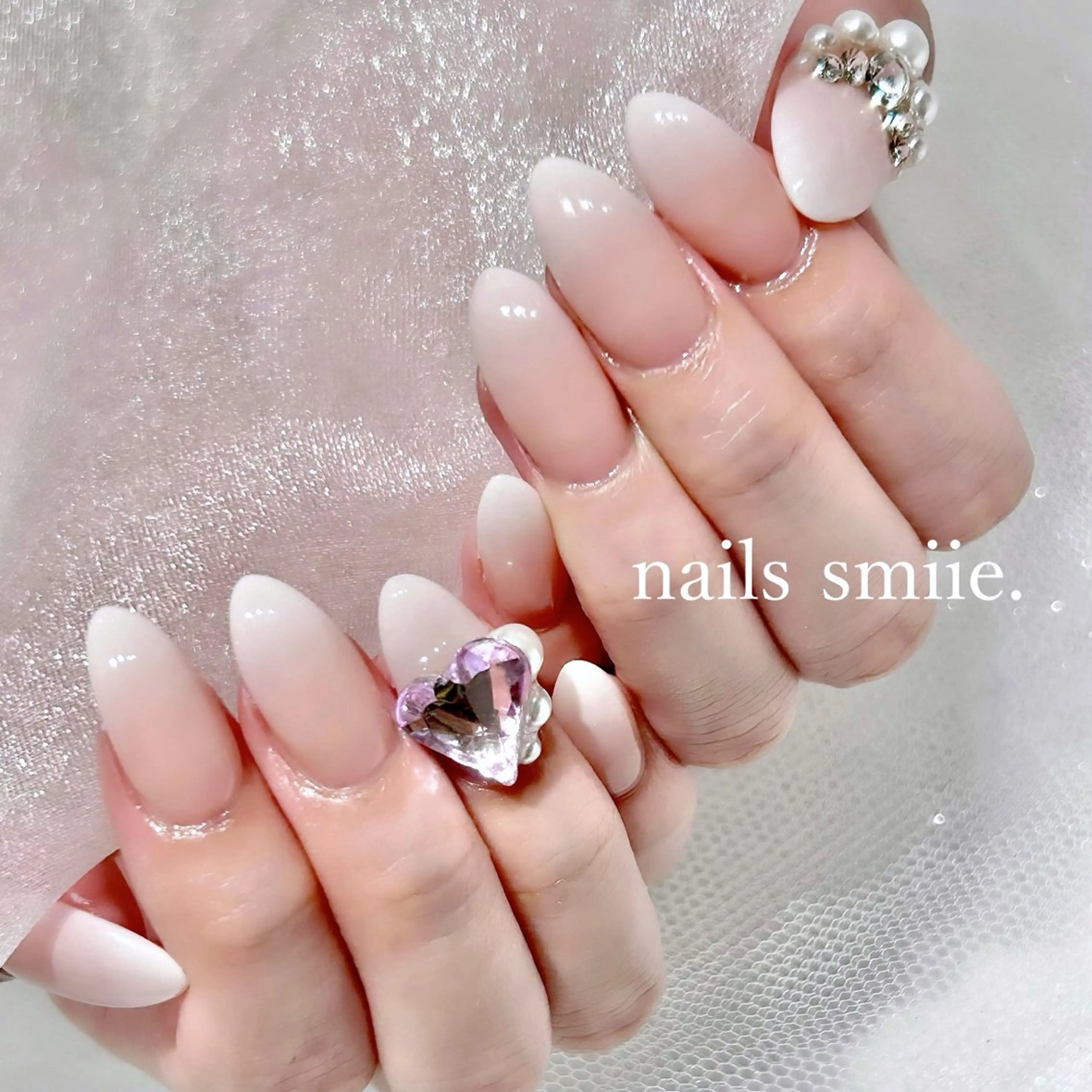 ネイル グラデーション nails smiie.のネイルデザイン