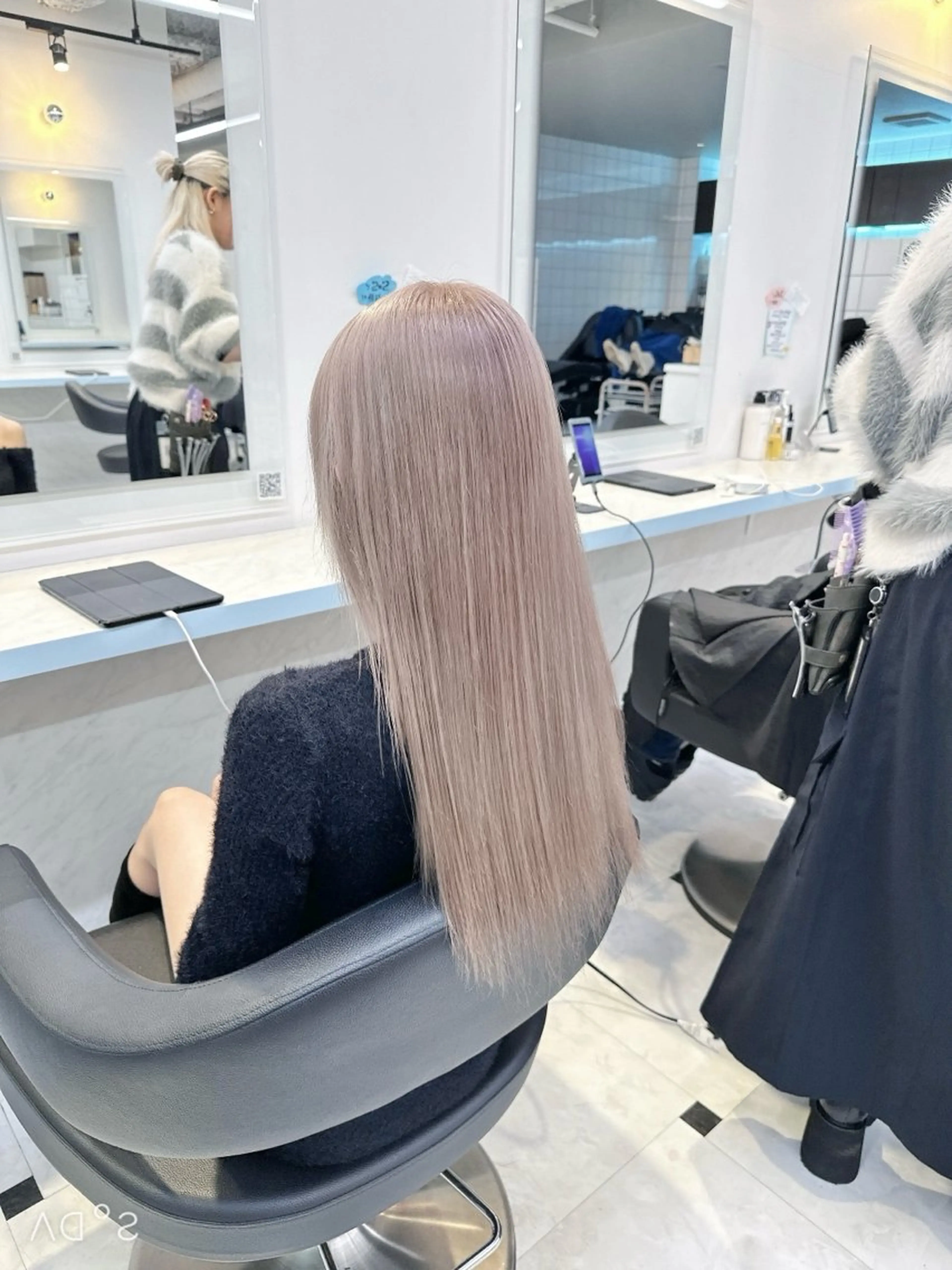 ロング カラー 🪄池袋ハイトーン 🪄ブリーチカラーのヘアスタイル