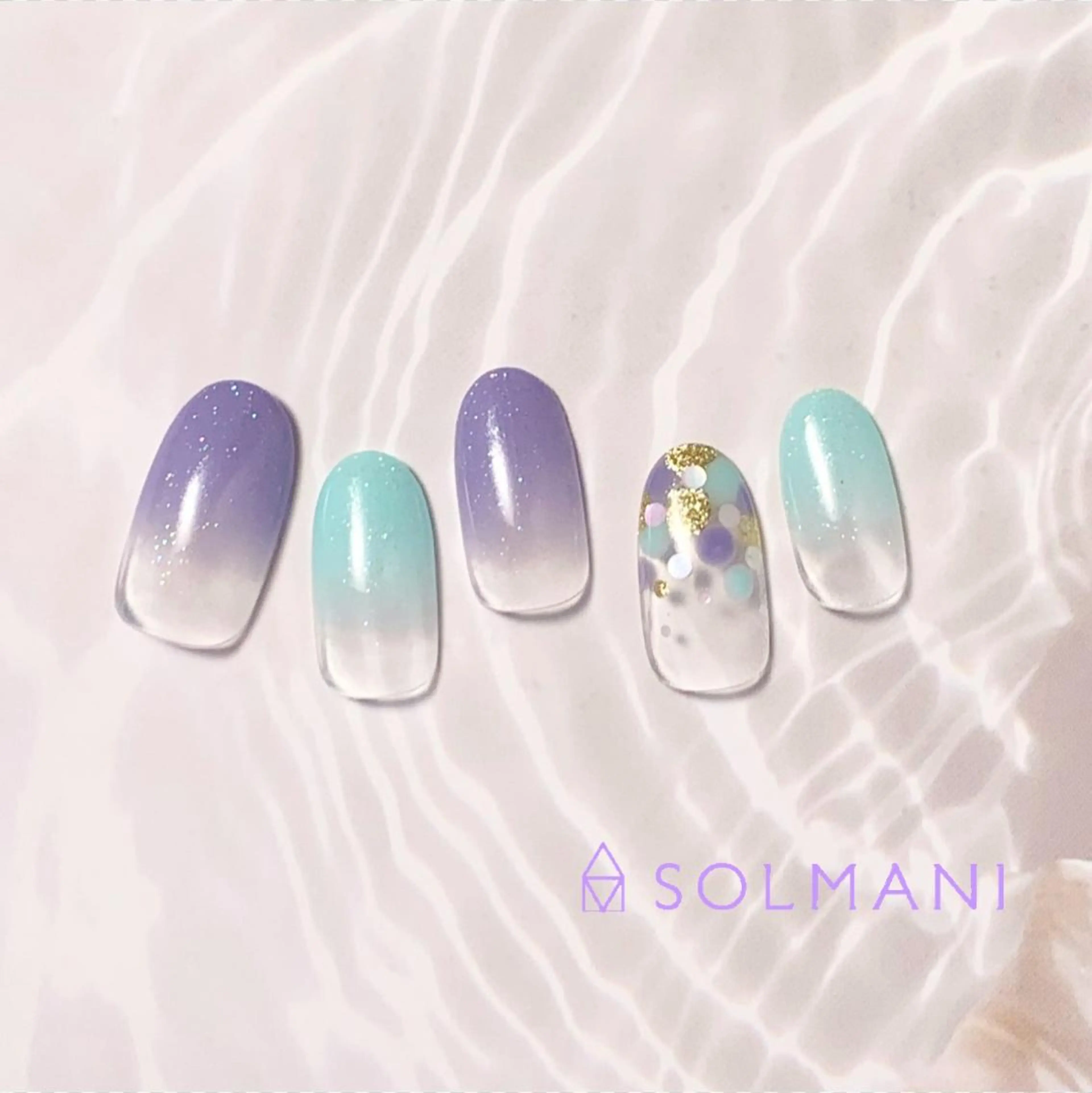 ネイル ドット SOLMANI 予約担当のネイルデザイン