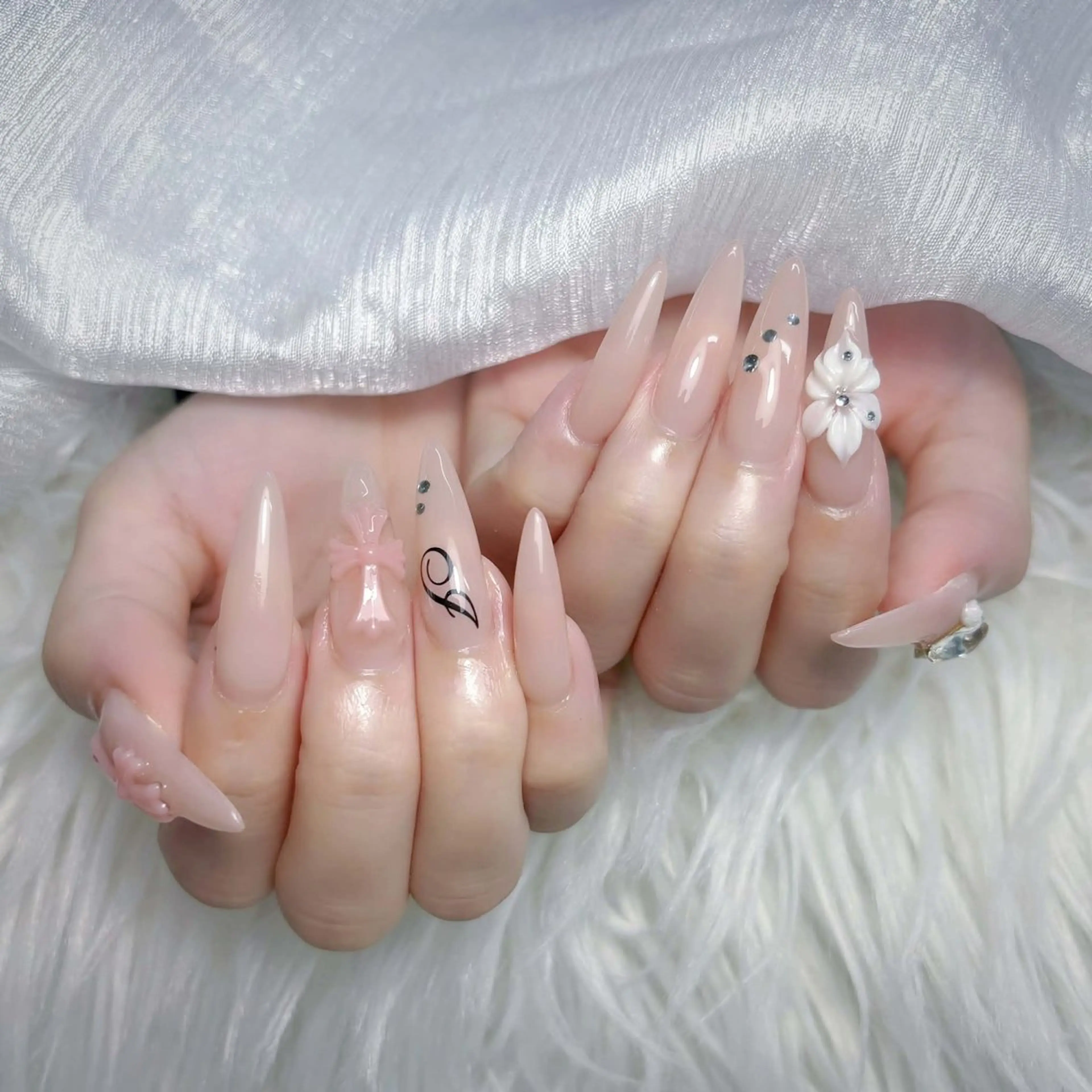 ネイル アートネイル オーロラネイル ブラウン ジェルネイル グラデーション ハンドネイル ハンドケア Nova Nailのネイルデザイン