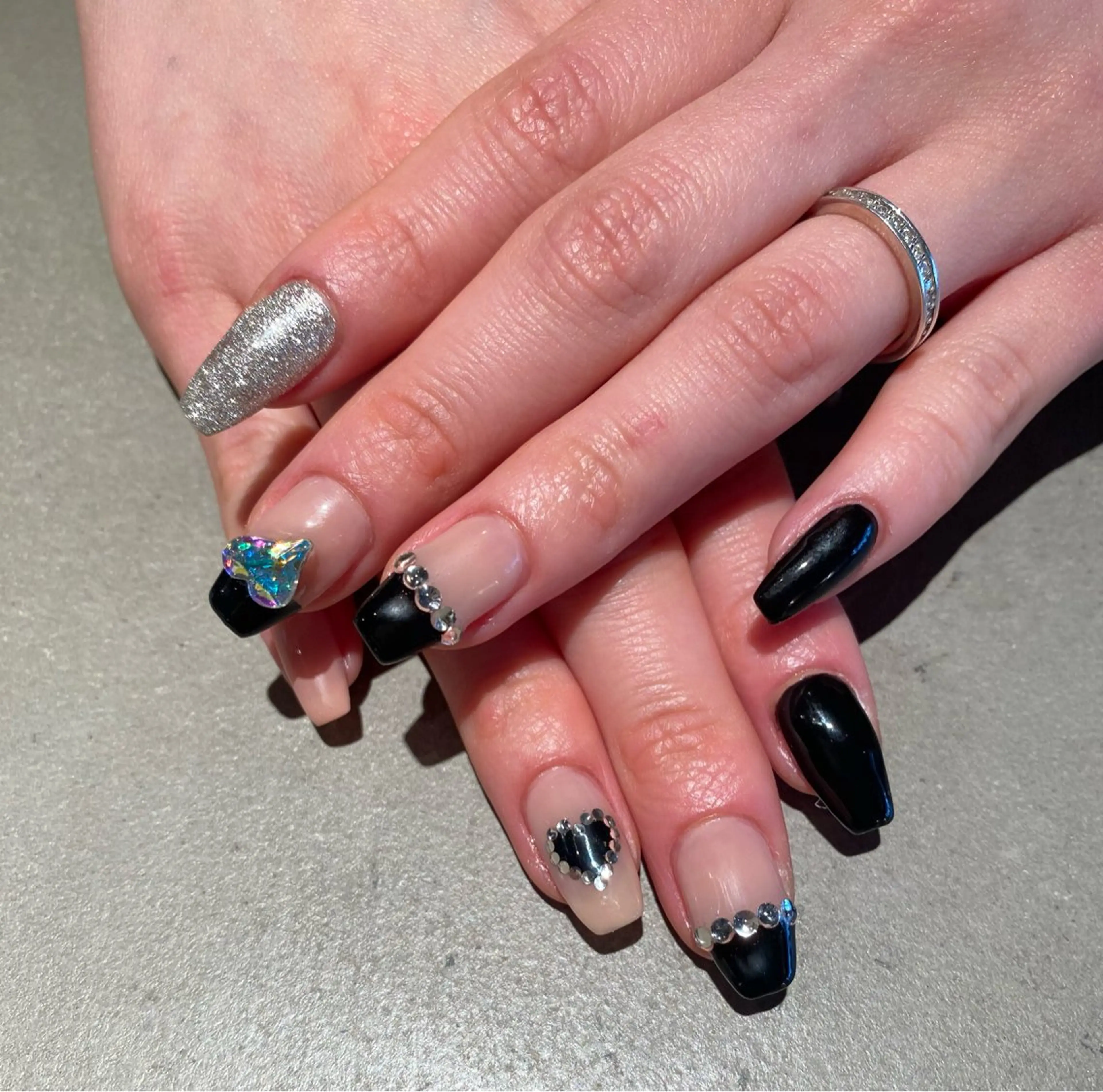 ネイル 藤井 里緒奈のネイルデザイン