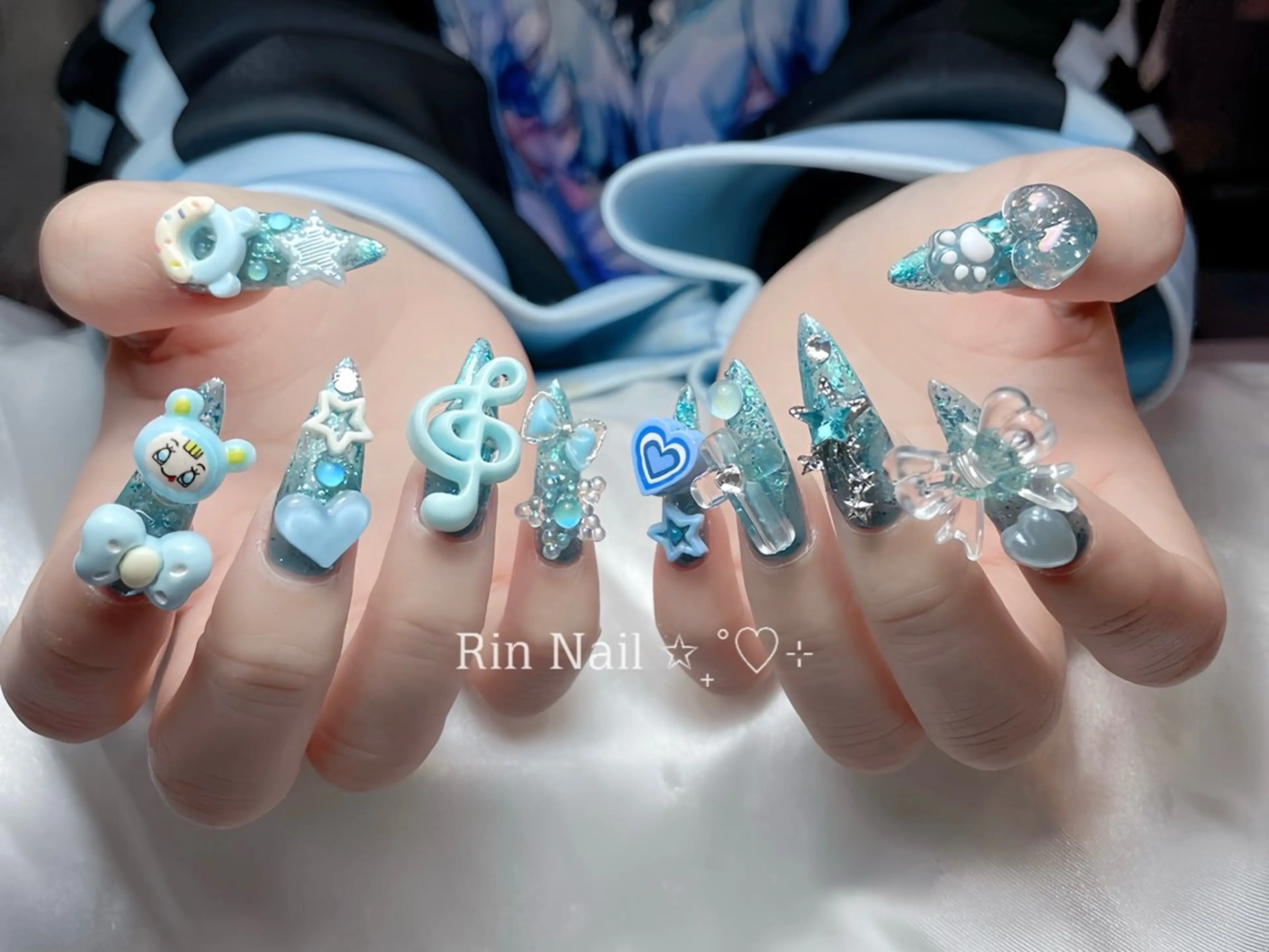 ネイル アートネイル チークネイル ジェルネイル ロングネイル マグネットネイル ハンドネイル Rin Nail 新大久保店のネイルデザイン